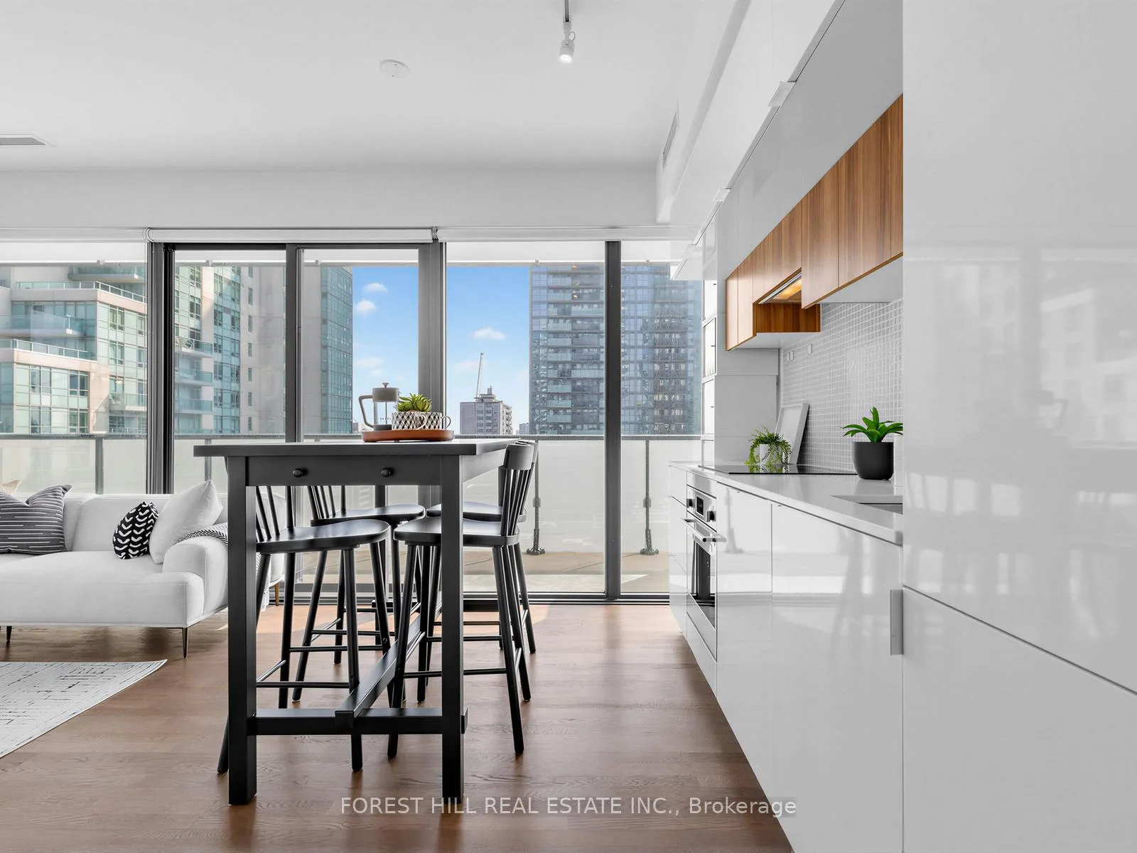 Photo 8 of Unit 1210, 185 Roehampton Avenue, Toronto, Mount Pleasant West — HOMEH