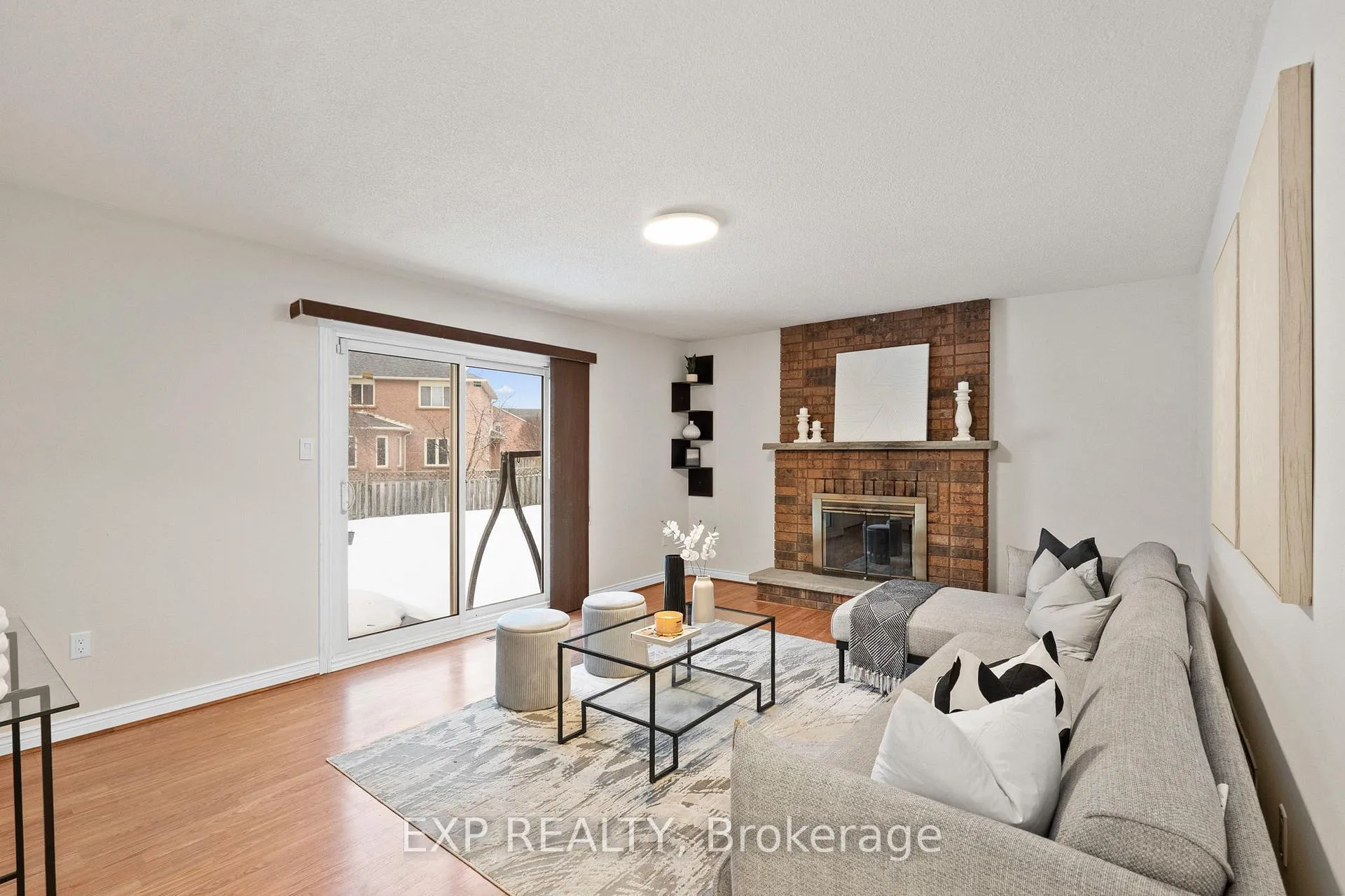 Photo 6 of 54 Holbrook Court, Markham, Unionville — HOMEH