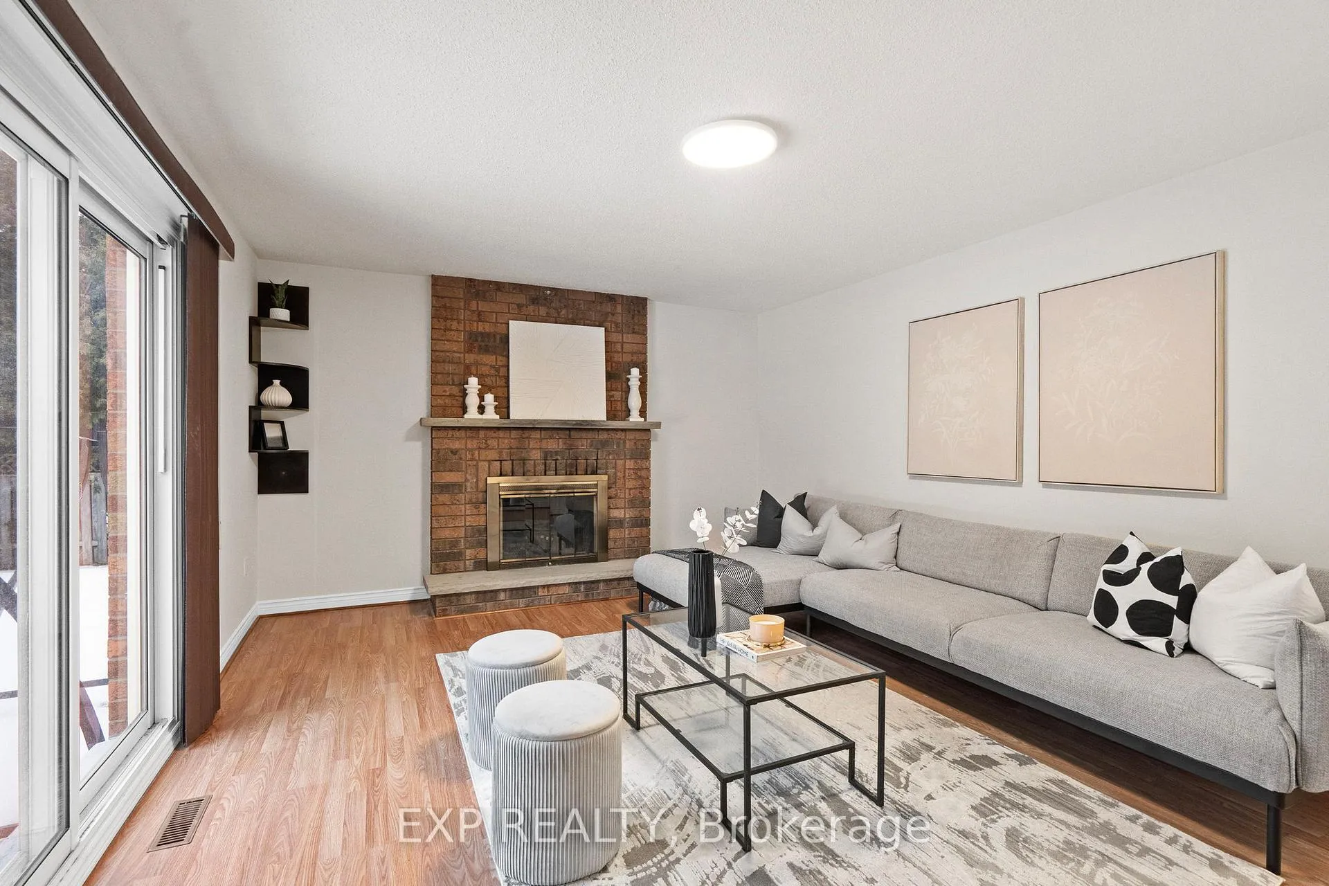Photo 7 of 54 Holbrook Court, Markham, Unionville — HOMEH