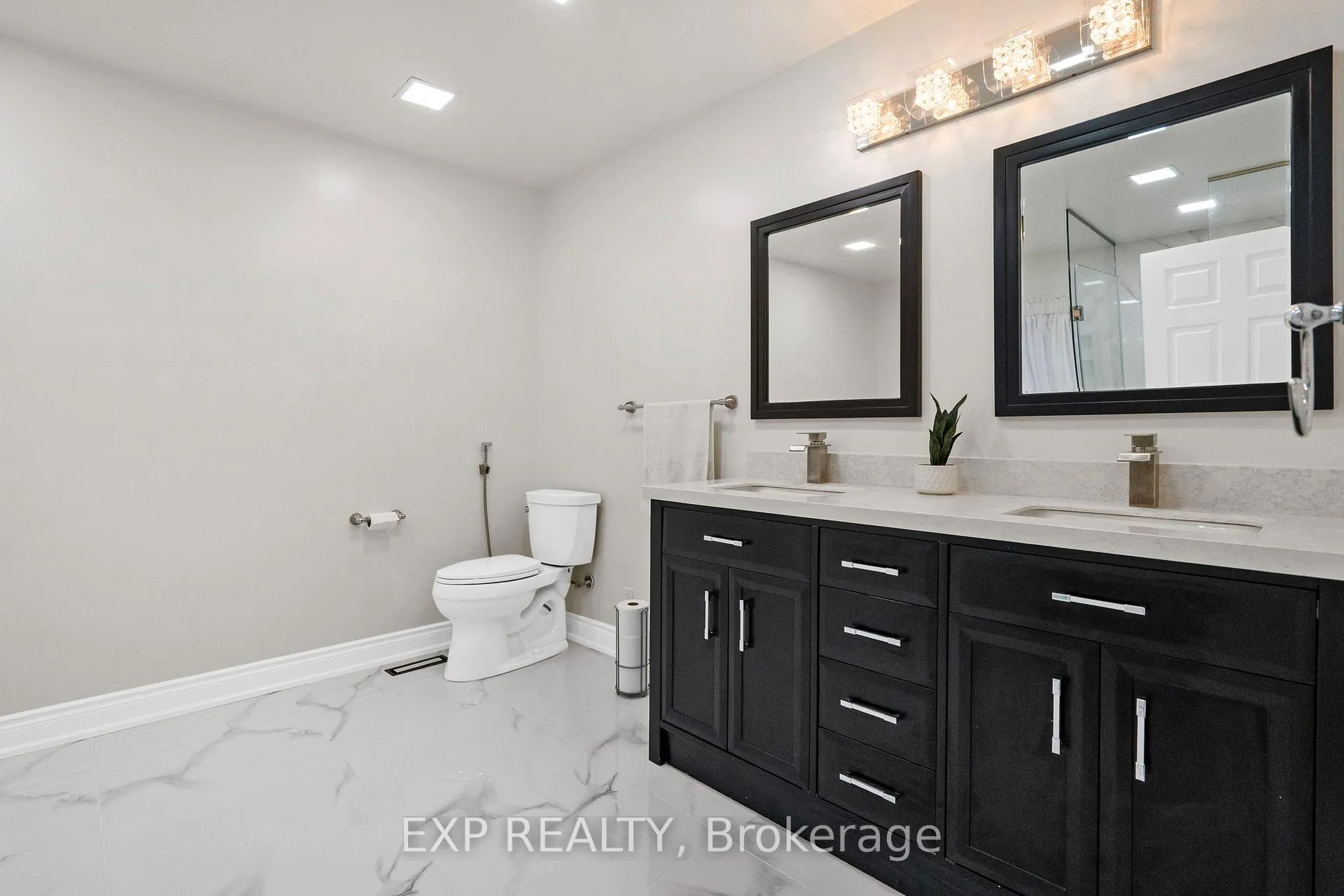 Photo 22 of 54 Holbrook Court, Markham, Unionville — HOMEH