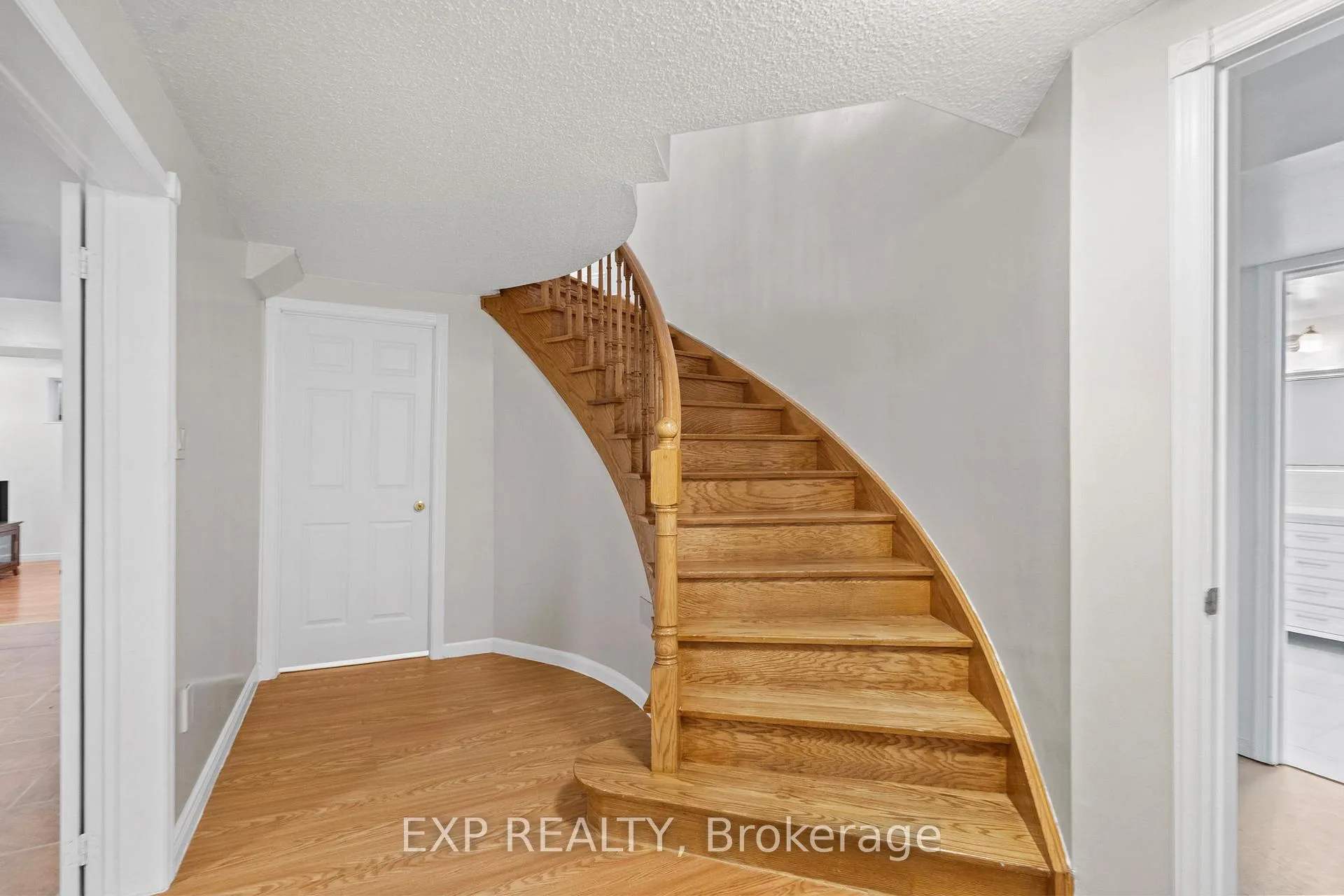 Photo 25 of 54 Holbrook Court, Markham, Unionville — HOMEH