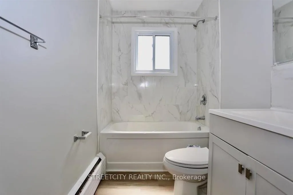 Photo 3 of 394 Thiel Street, London, East H — HOMEH