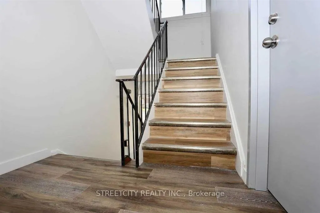 Photo 16 of 394 Thiel Street, London, East H — HOMEH