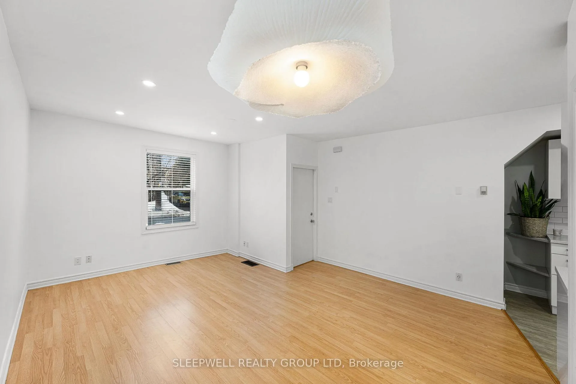 Photo 3 of Unit #1, 33 Pinhey Street, Ottawa, Hintonburg — HOMEH