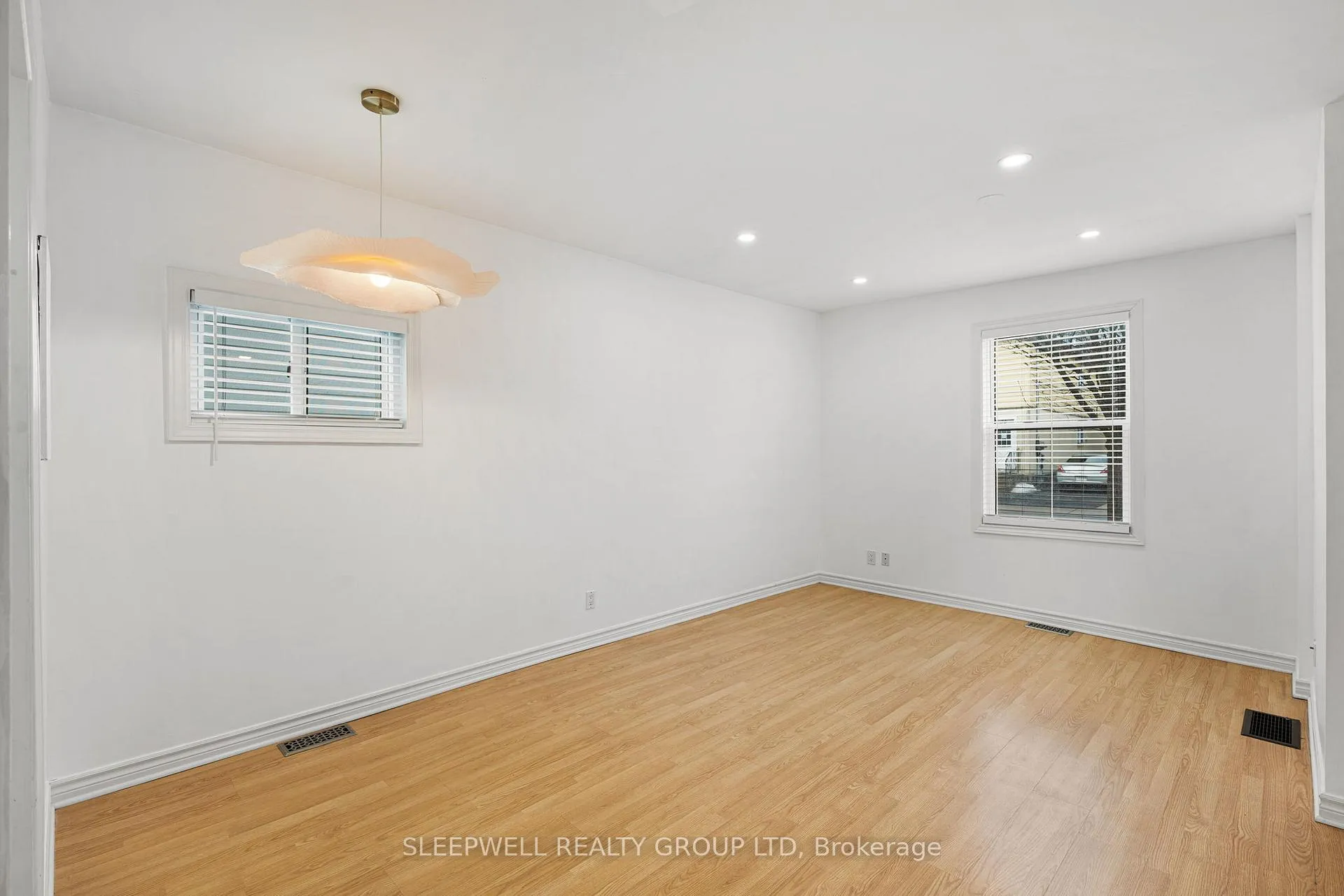 Photo 4 of Unit #1, 33 Pinhey Street, Ottawa, Hintonburg — HOMEH