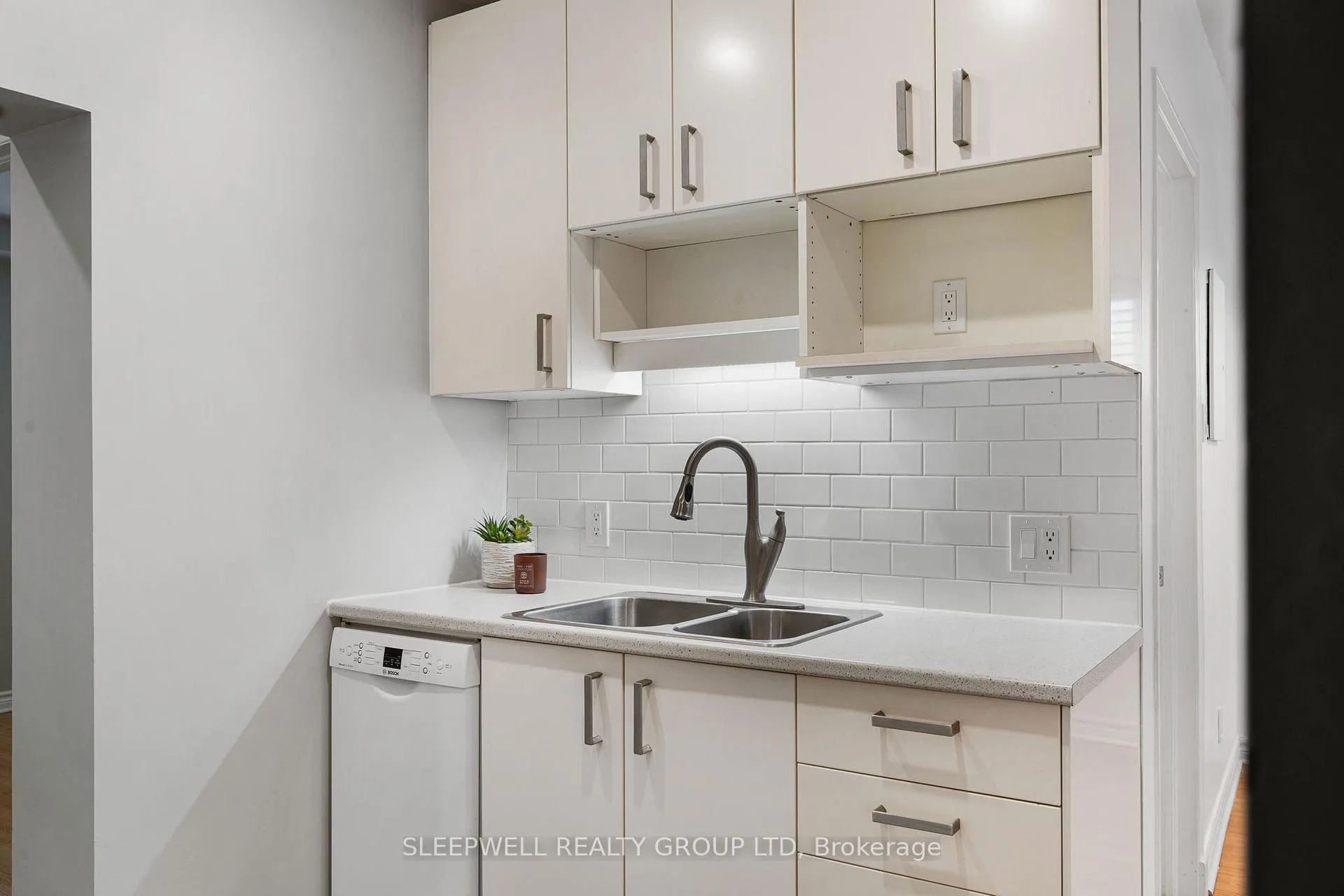 Photo 10 of Unit #1, 33 Pinhey Street, Ottawa, Hintonburg — HOMEH