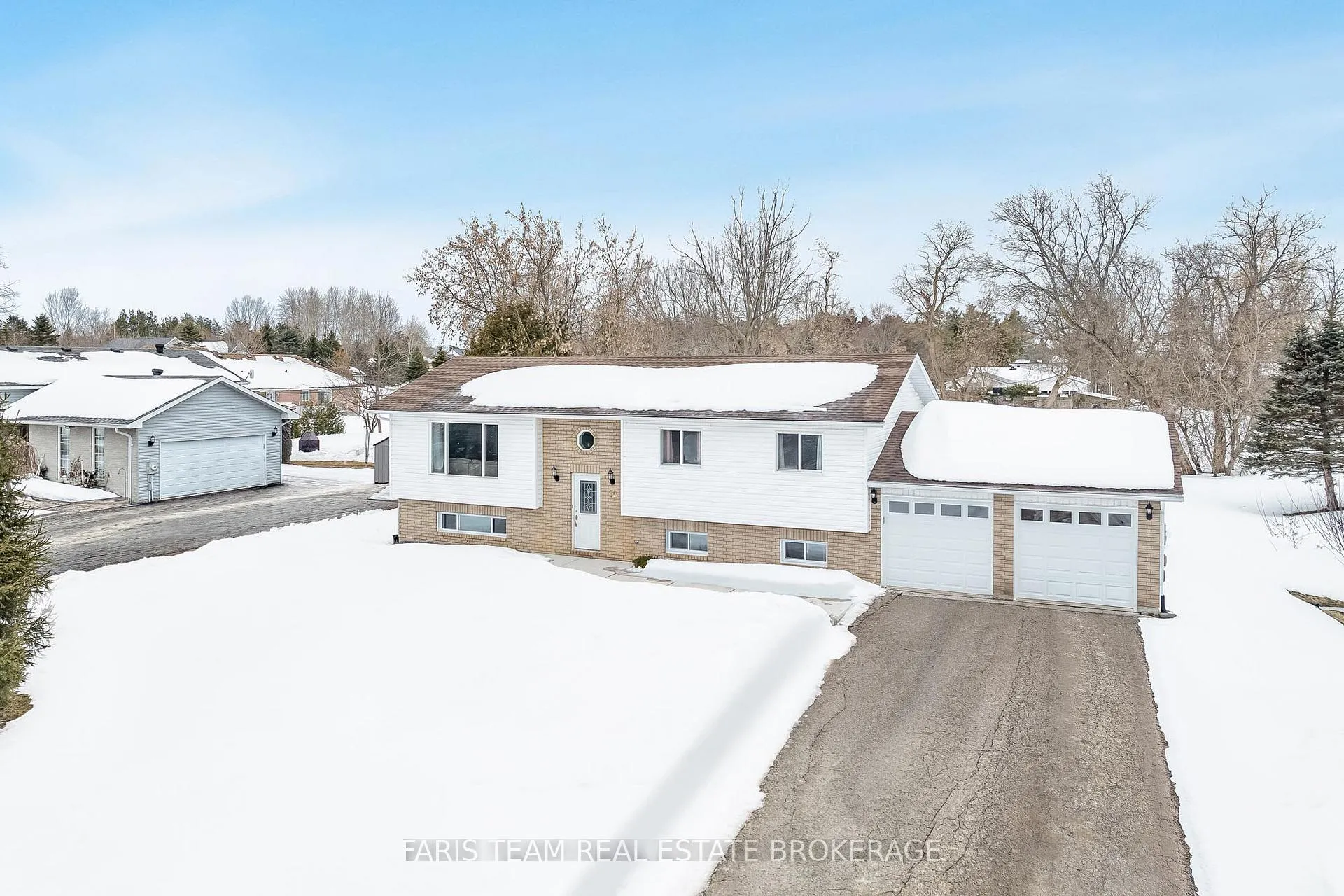 Photo 1 of 10 Surrey Lane, Clearview, New Lowell — HOMEH