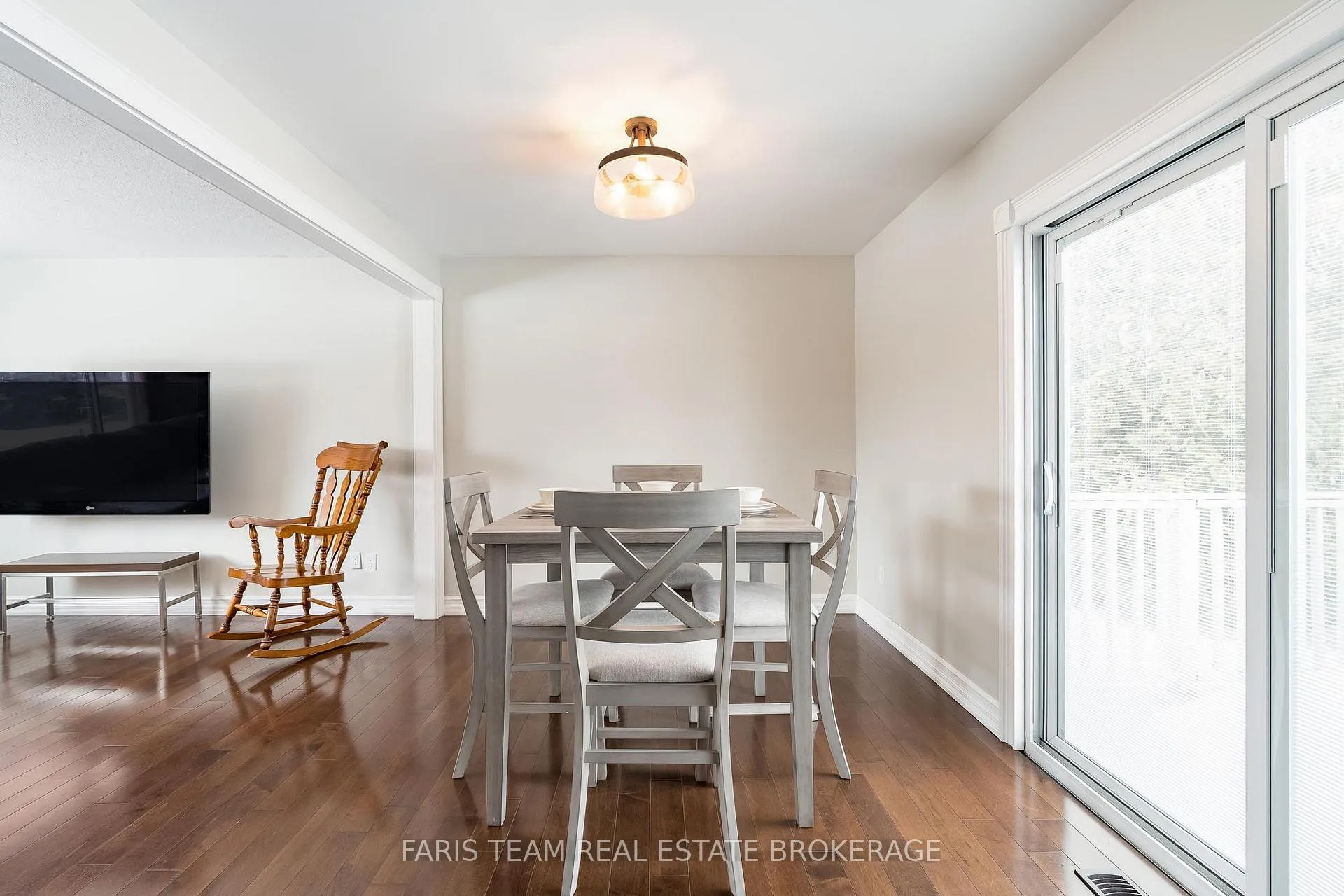 Photo 8 of 10 Surrey Lane, Clearview, New Lowell — HOMEH