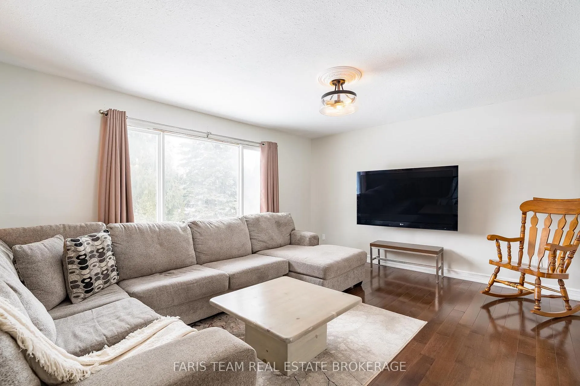 Photo 13 of 10 Surrey Lane, Clearview, New Lowell — HOMEH