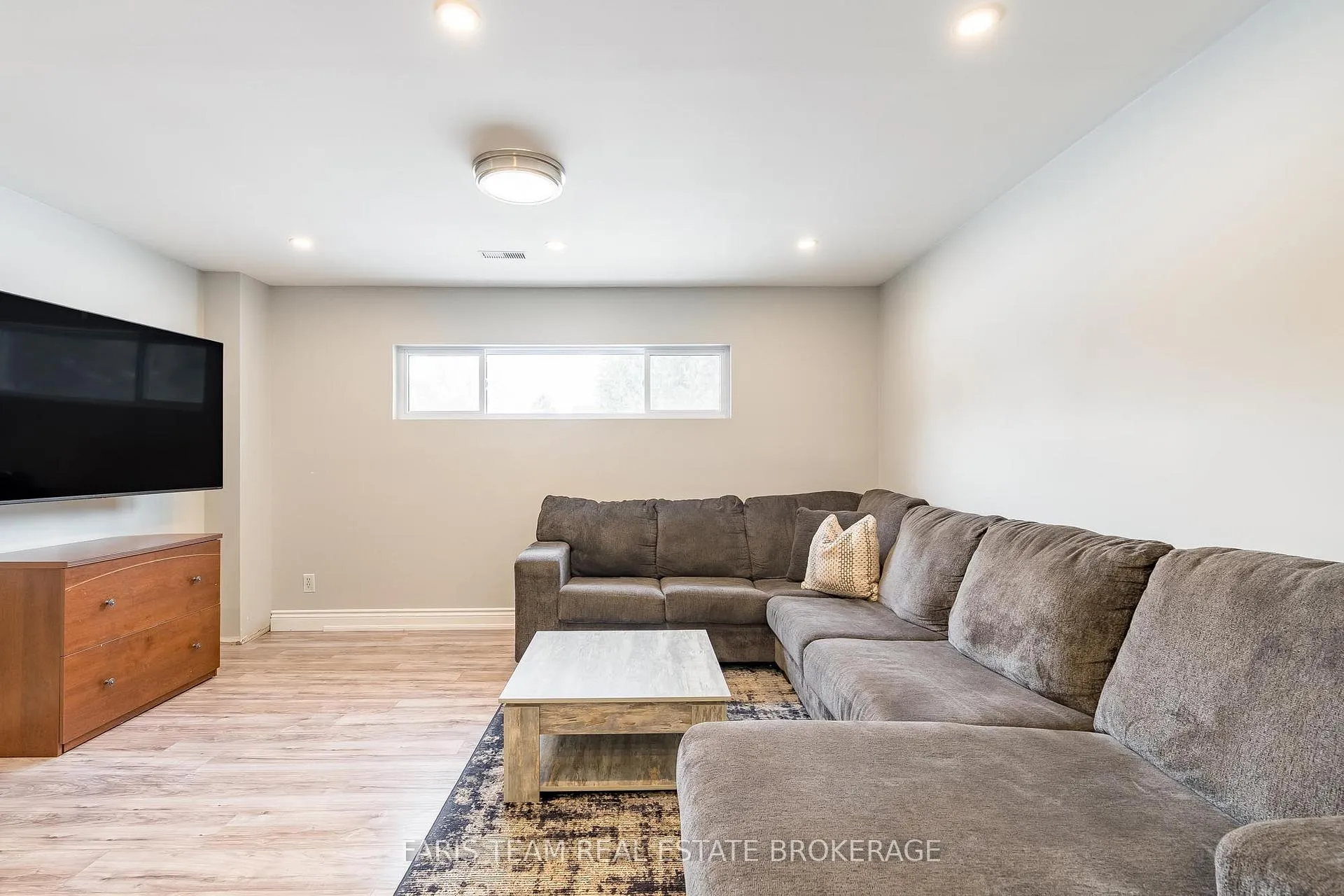 Photo 21 of 10 Surrey Lane, Clearview, New Lowell — HOMEH