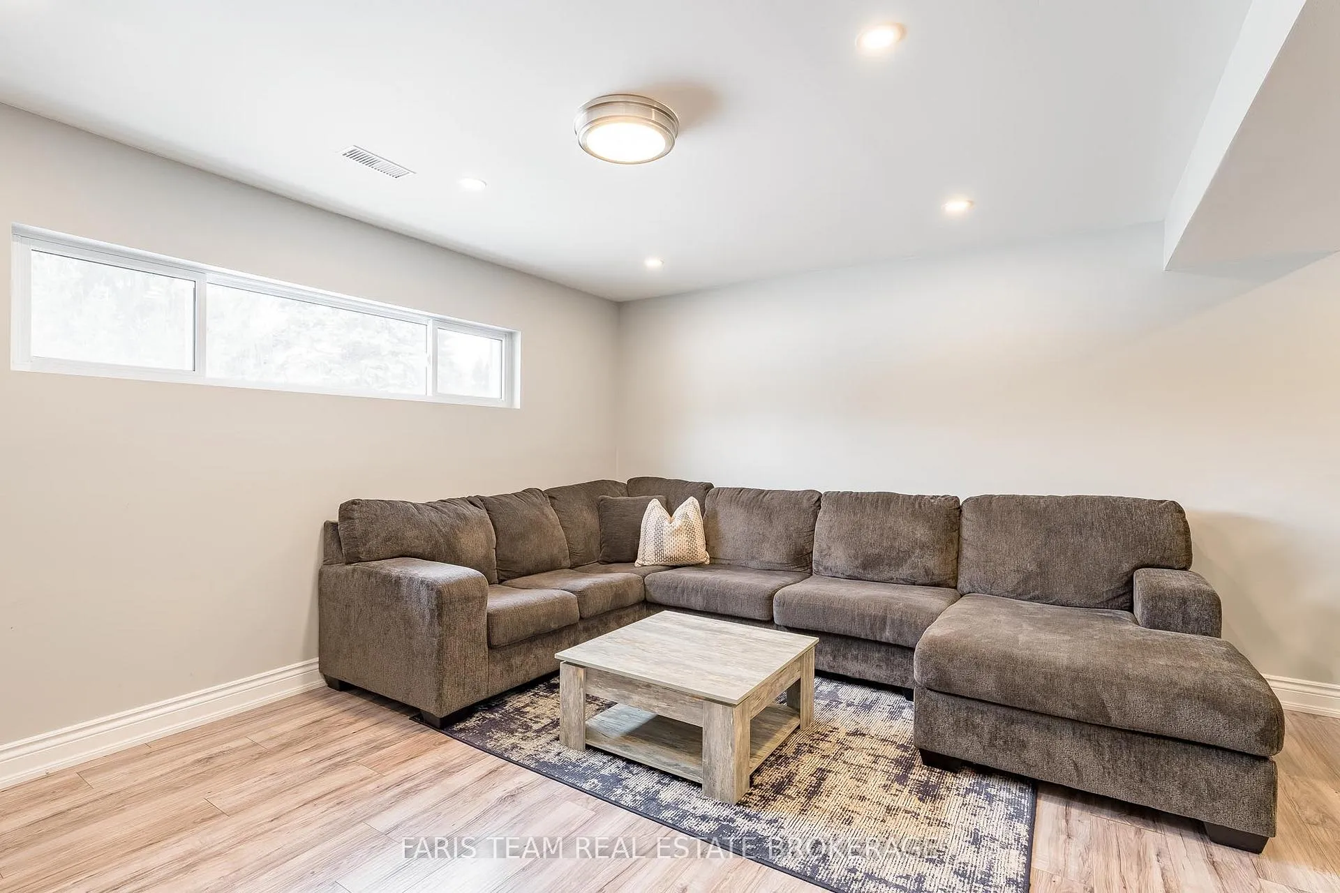 Photo 22 of 10 Surrey Lane, Clearview, New Lowell — HOMEH