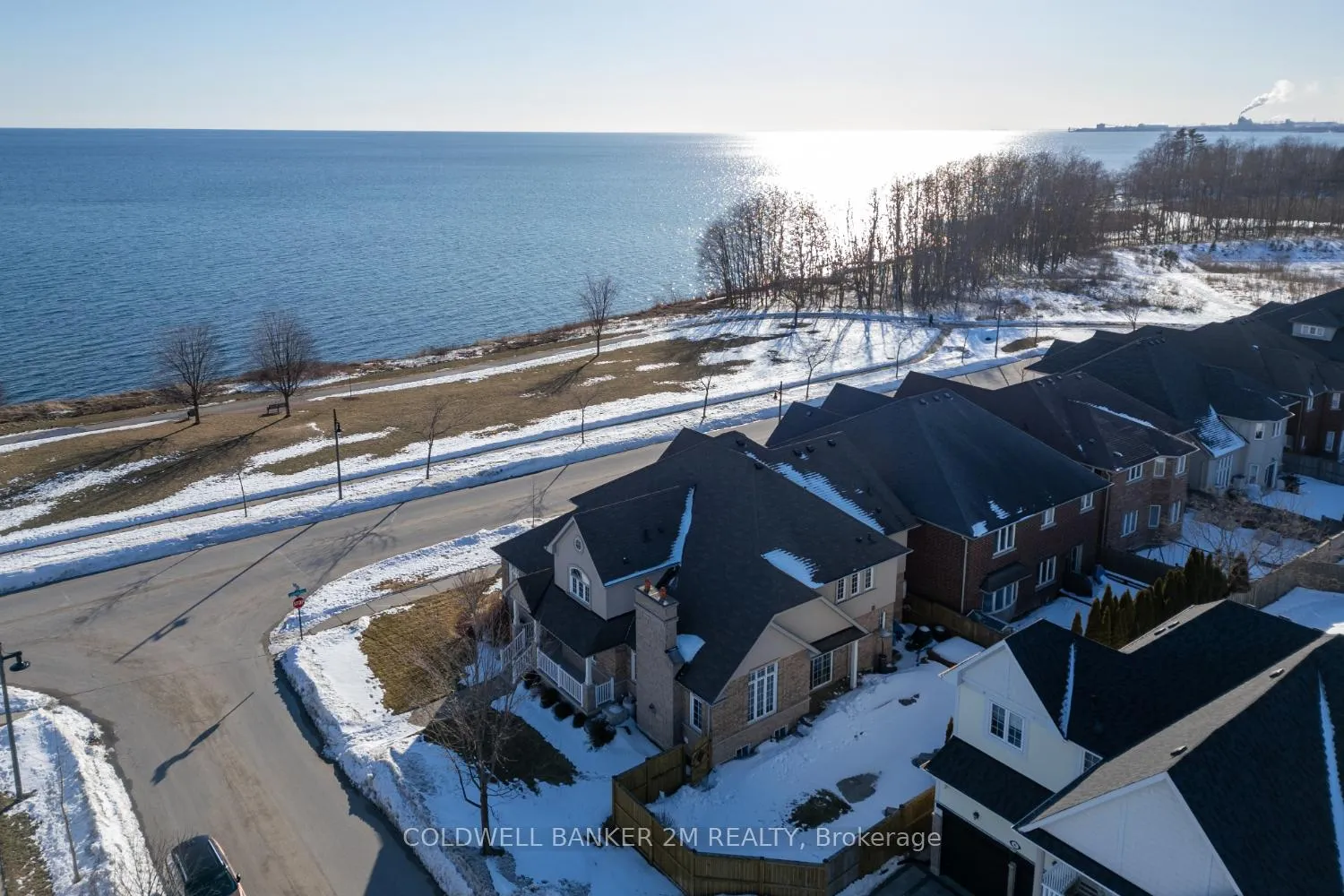 Photo 4 of 500 Lakebreeze Drive, Clarington, Newcastle — HOMEH