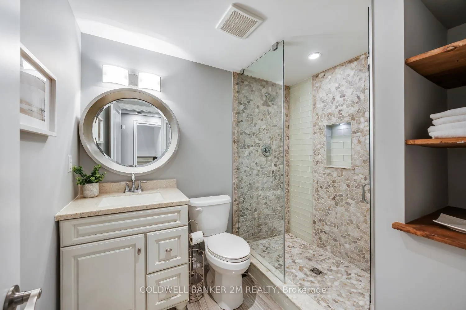 Photo 44 of 500 Lakebreeze Drive, Clarington, Newcastle — HOMEH