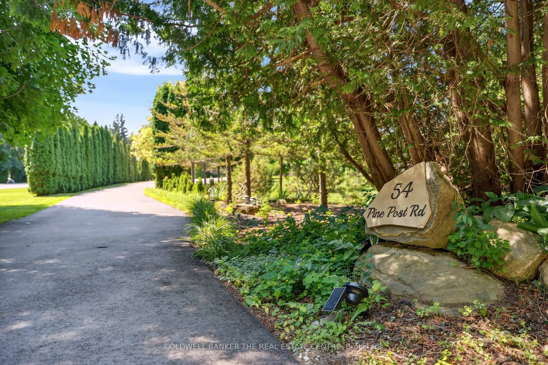 Photo 2 of 54 Pine Post Road, Georgina, Historic Lakeshore Communities — HOMEH