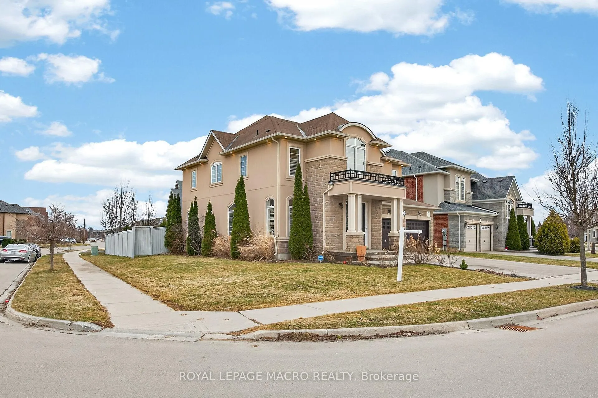 Photo 2 of 3 Grandell Drive, Hamilton, Meadowlands — HOMEH