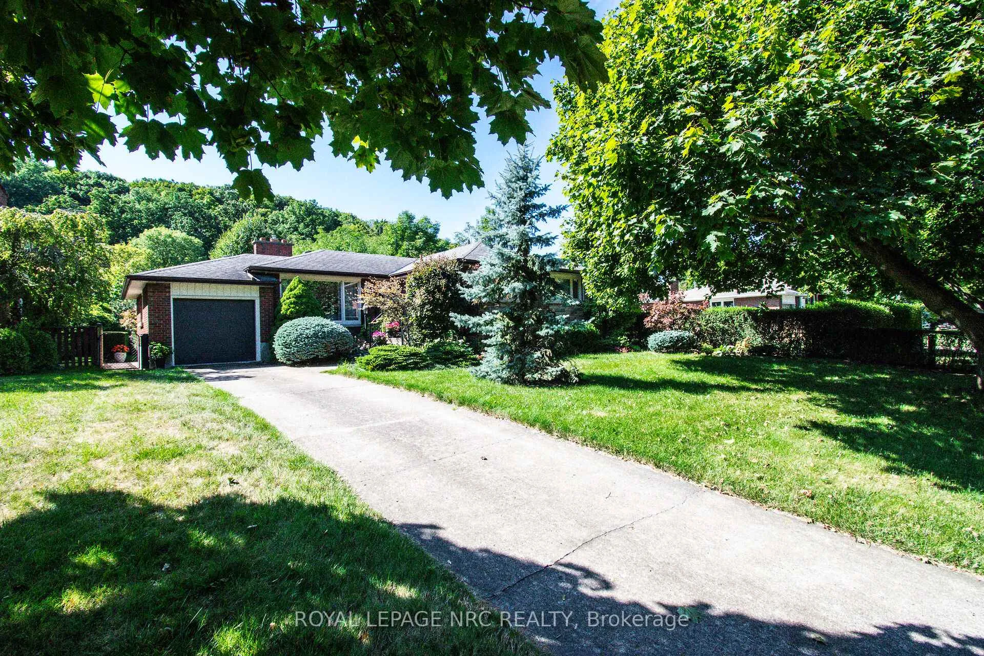 Photo 2 of 4 Glenbarr Road, St. Catharines, Glendale/Glenridge — HOMEH