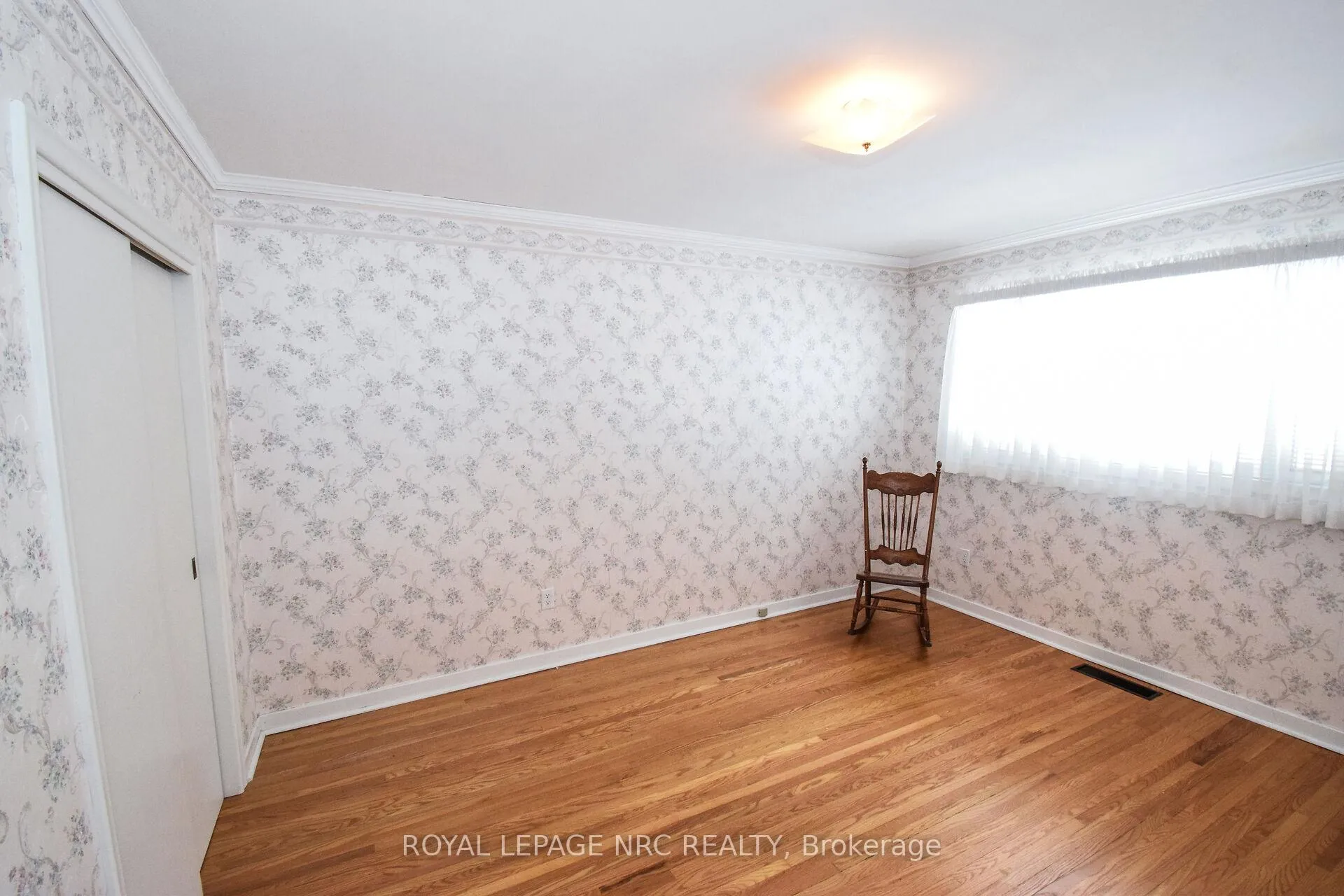 Photo 28 of 4 Glenbarr Road, St. Catharines, Glendale/Glenridge — HOMEH