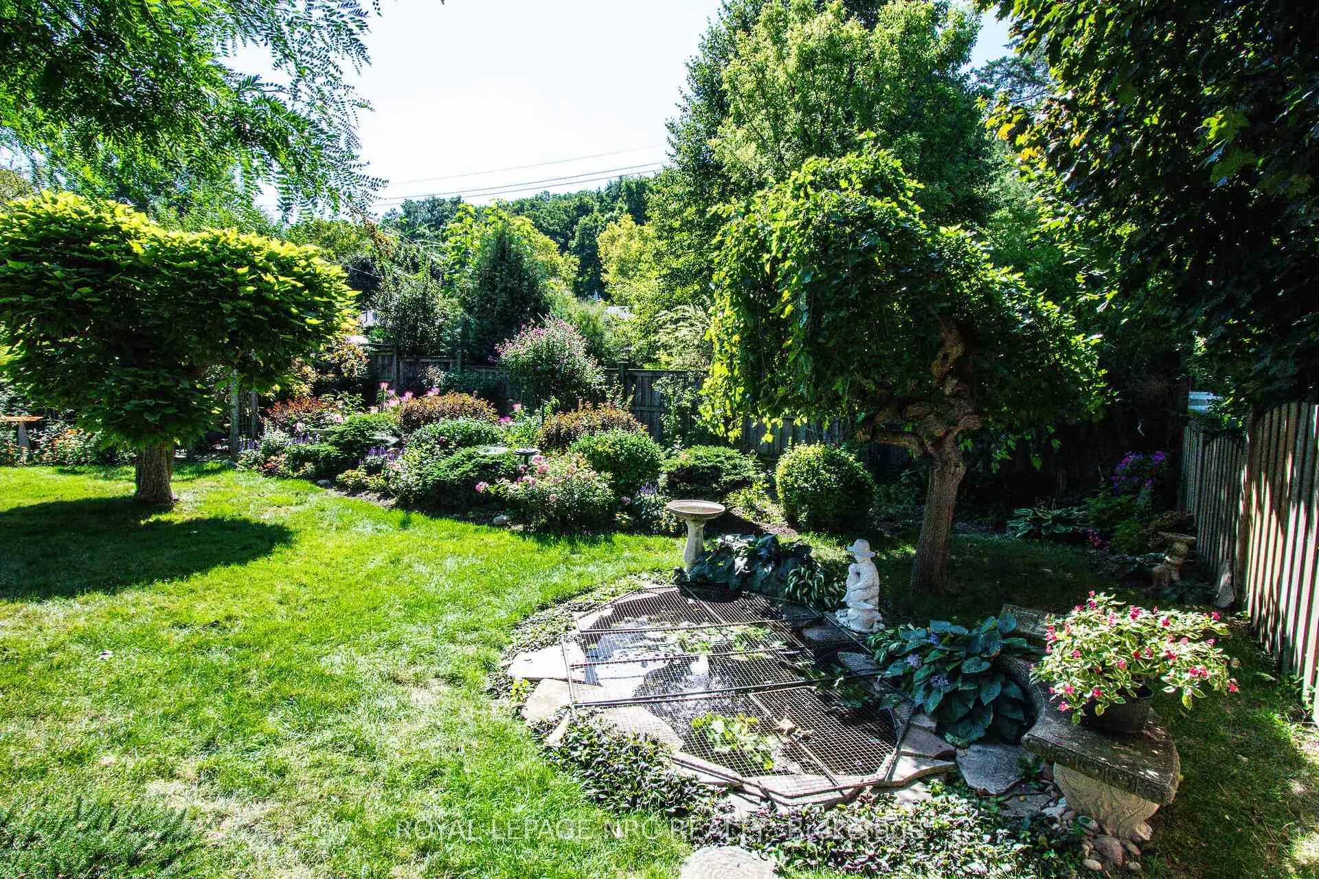 Photo 46 of 4 Glenbarr Road, St. Catharines, Glendale/Glenridge — HOMEH