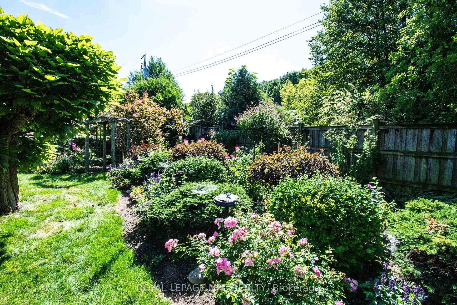 Photo 47 of 4 Glenbarr Road, St. Catharines, Glendale/Glenridge — HOMEH