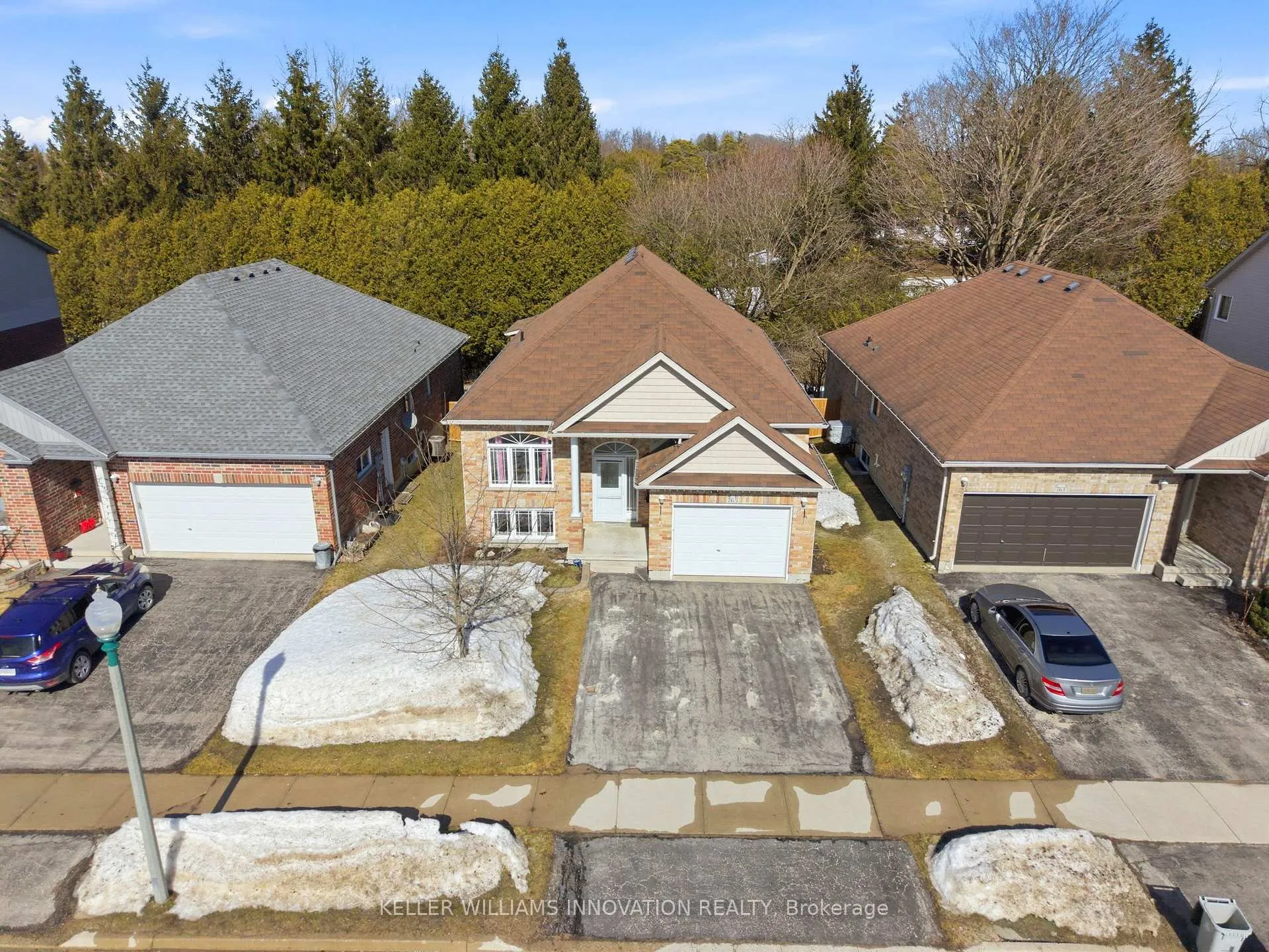 Front of 765 Reid Crescent