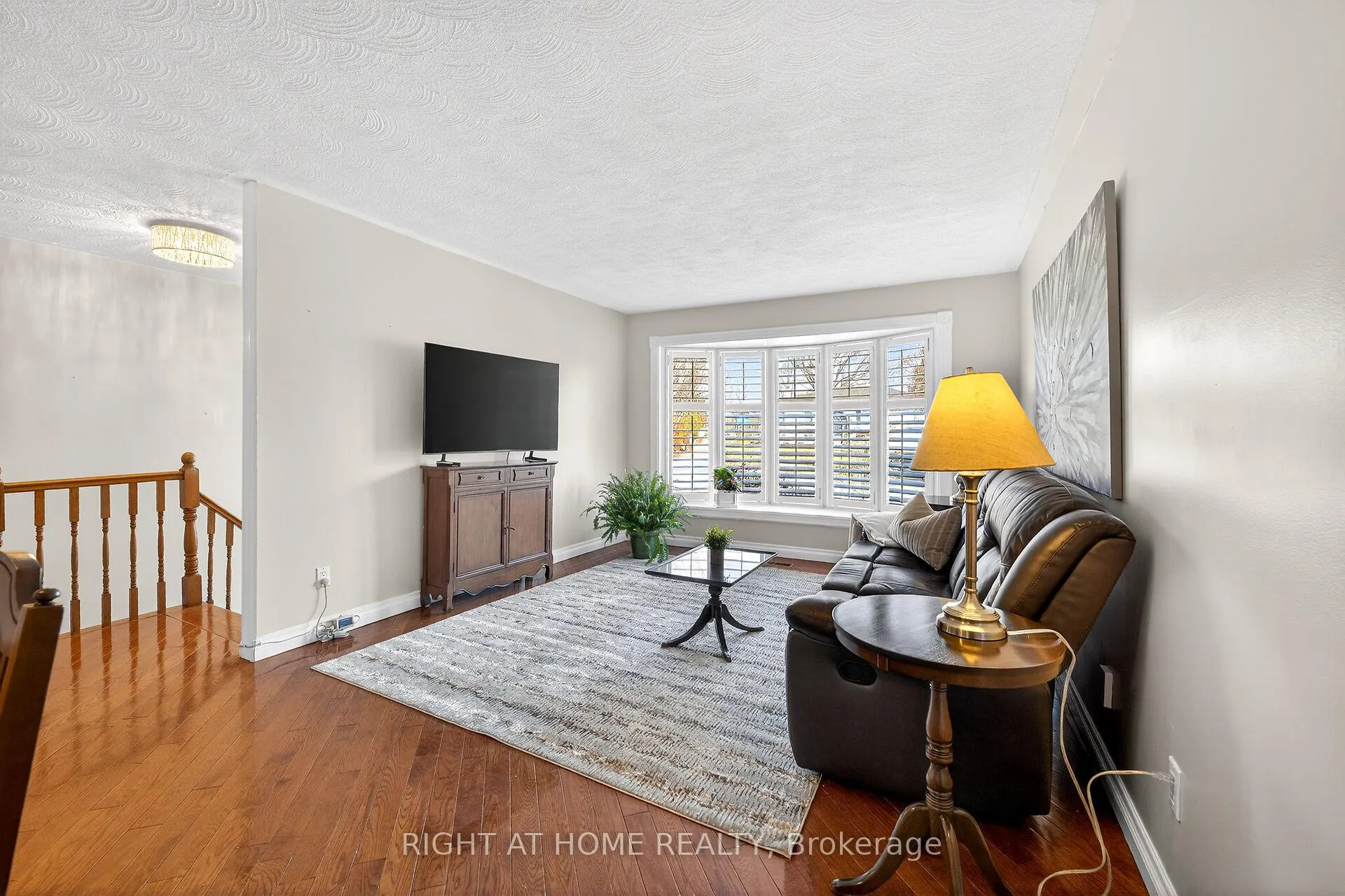 Photo 7 of 24 Milverton Close, Hamilton, Waterdown — HOMEH