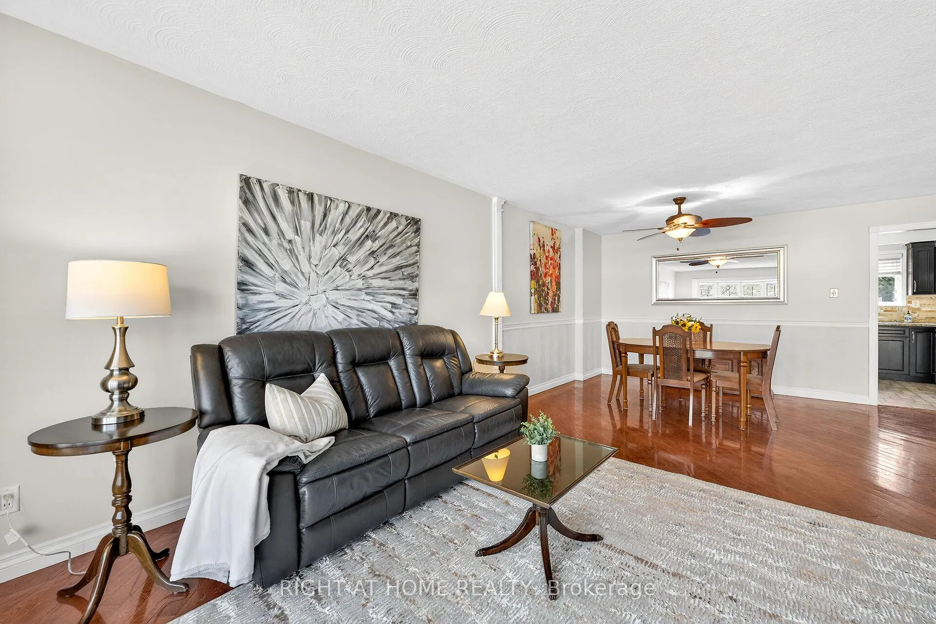 Photo 9 of 24 Milverton Close, Hamilton, Waterdown — HOMEH