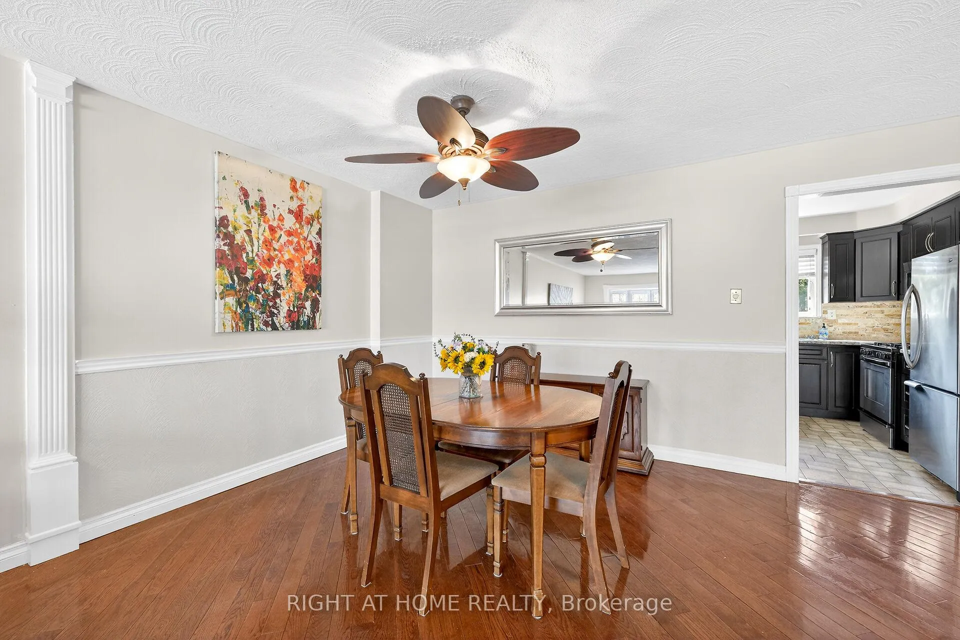 Photo 10 of 24 Milverton Close, Hamilton, Waterdown — HOMEH
