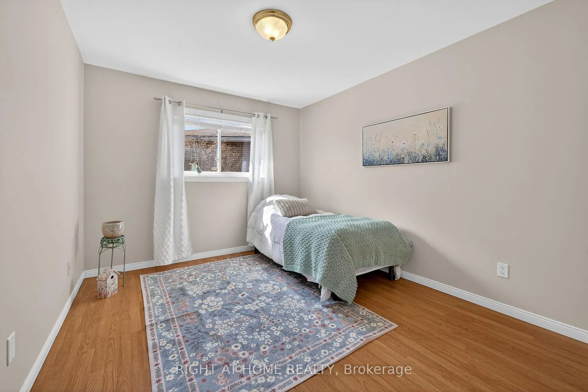 Photo 24 of 24 Milverton Close, Hamilton, Waterdown — HOMEH
