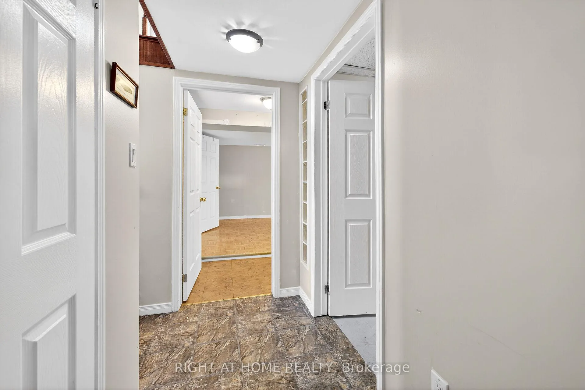 Photo 32 of 24 Milverton Close, Hamilton, Waterdown — HOMEH