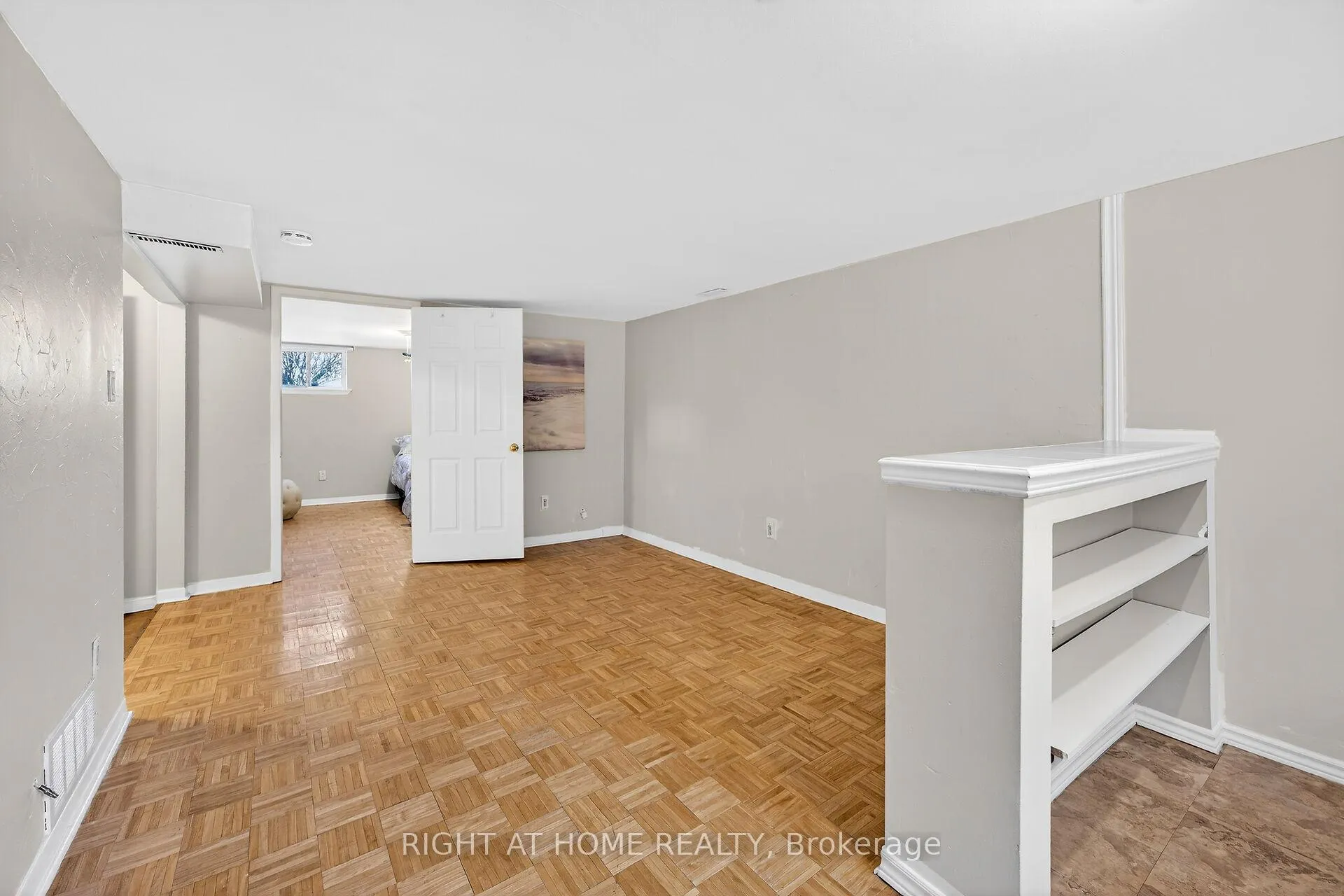 Photo 35 of 24 Milverton Close, Hamilton, Waterdown — HOMEH