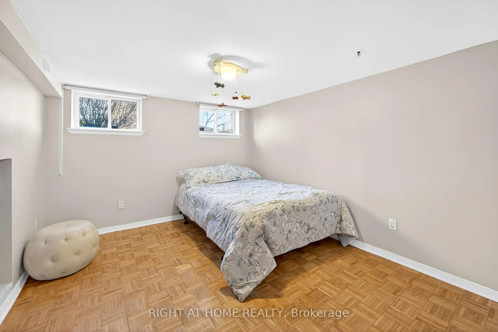 Photo 37 of 24 Milverton Close, Hamilton, Waterdown — HOMEH