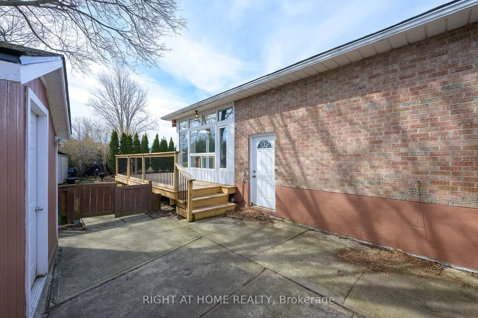 Photo 42 of 24 Milverton Close, Hamilton, Waterdown — HOMEH