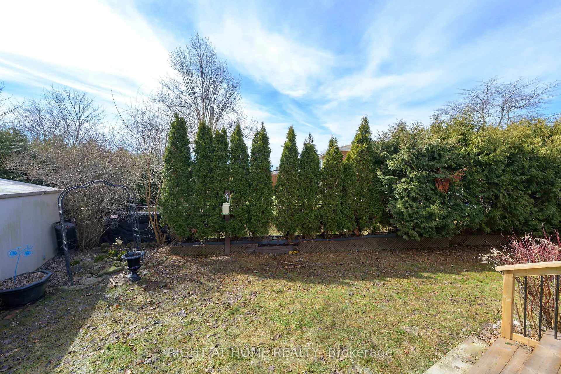 Photo 43 of 24 Milverton Close, Hamilton, Waterdown — HOMEH