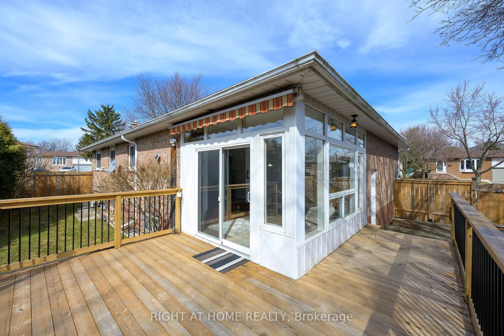 Photo 44 of 24 Milverton Close, Hamilton, Waterdown — HOMEH