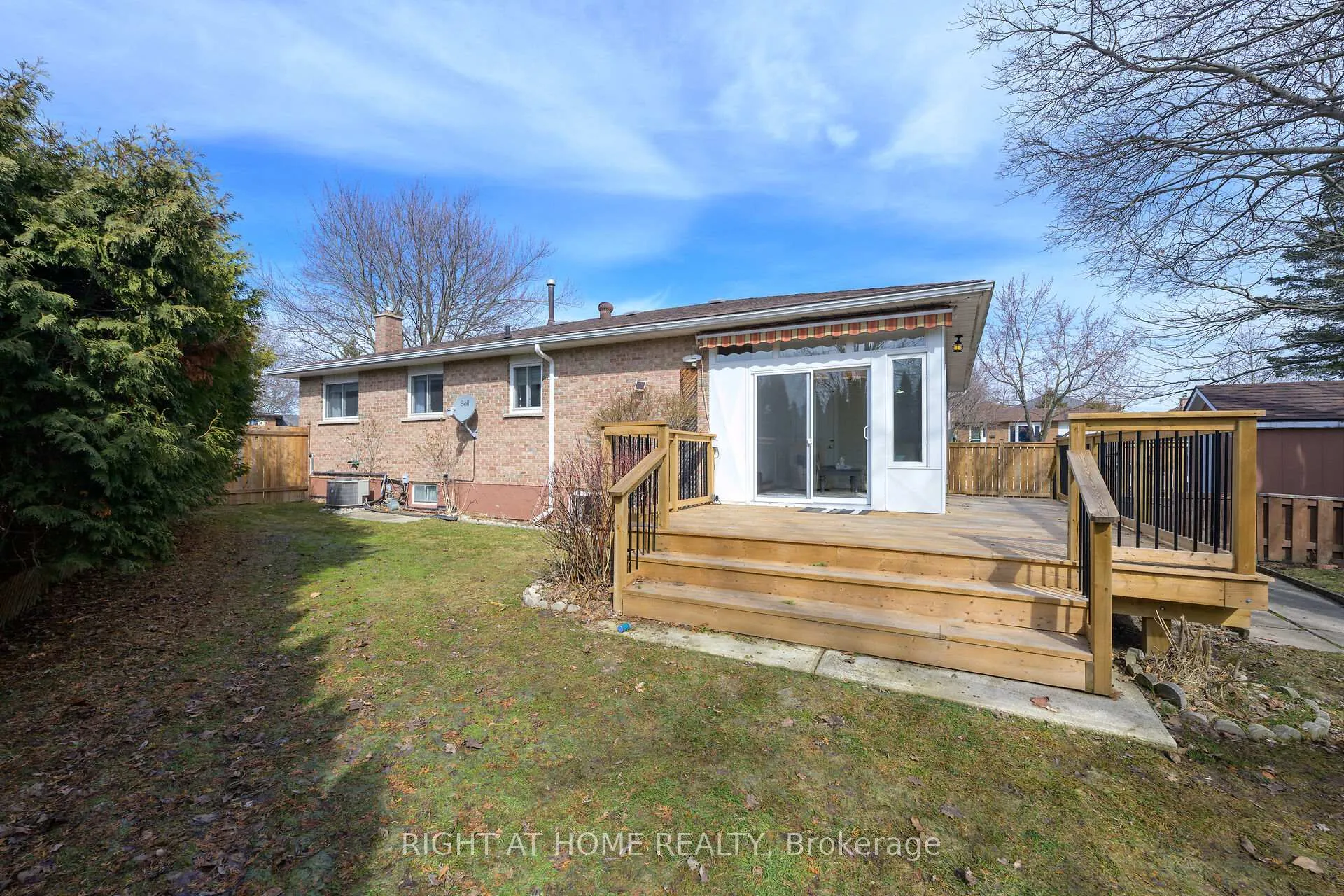 Photo 45 of 24 Milverton Close, Hamilton, Waterdown — HOMEH