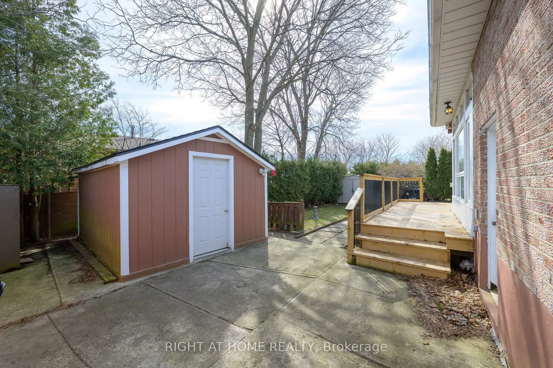 Photo 46 of 24 Milverton Close, Hamilton, Waterdown — HOMEH