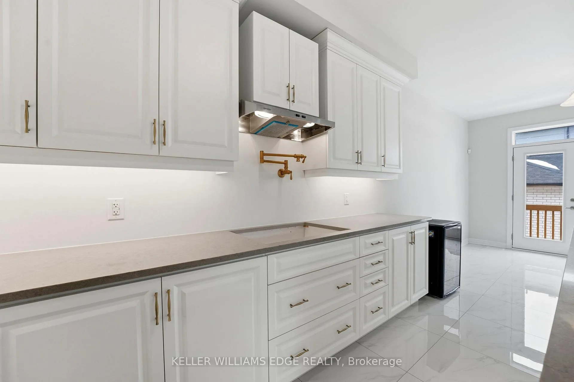 Photo 11 of 132 Settlers Road E, Oakville, Glenorchy — HOMEH