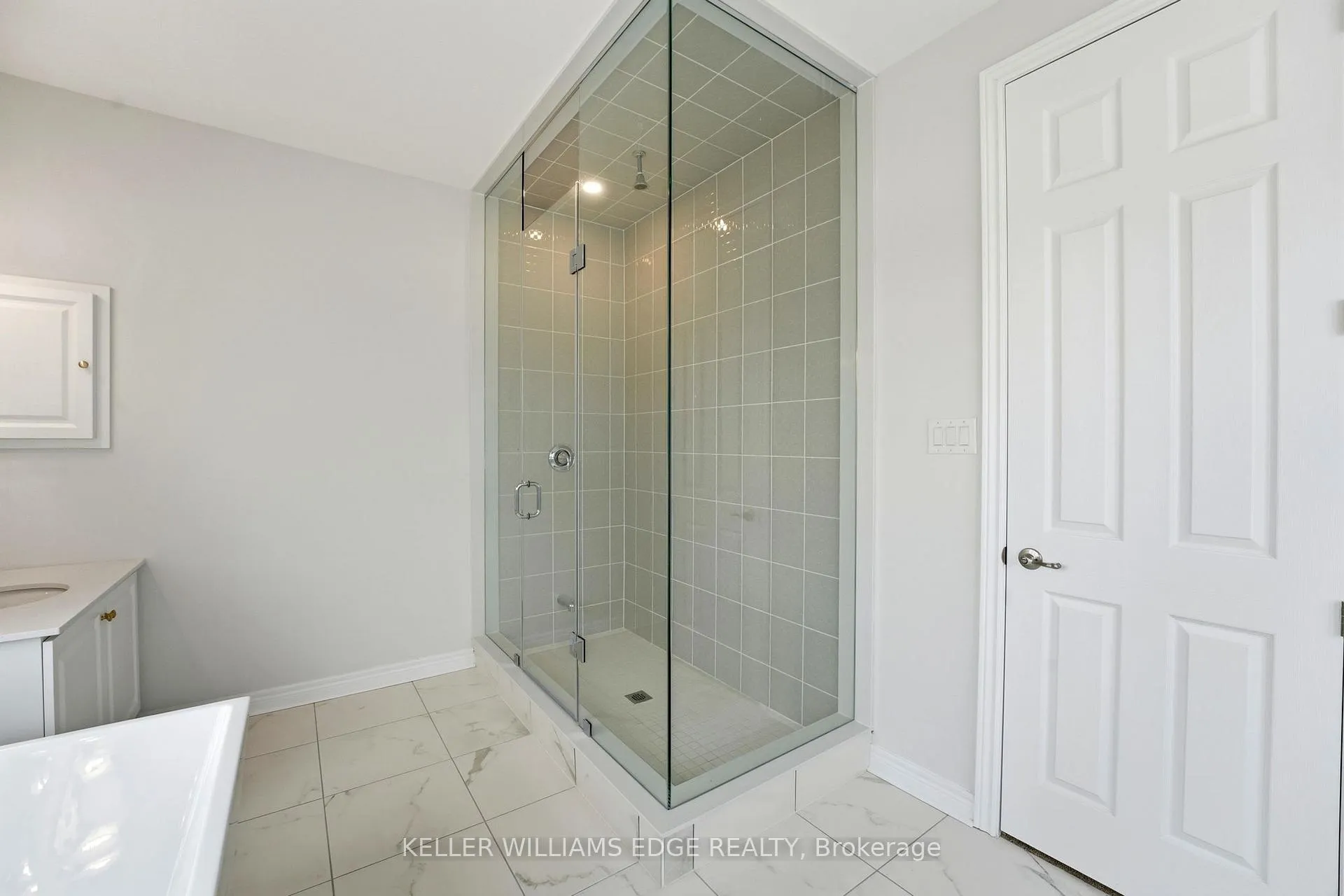 Photo 21 of 132 Settlers Road E, Oakville, Glenorchy — HOMEH