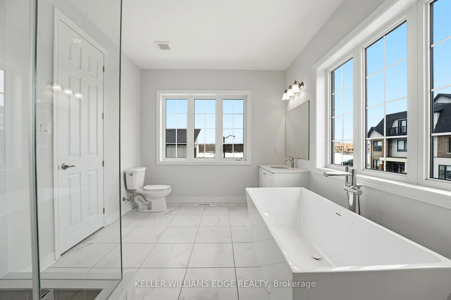 Photo 22 of 132 Settlers Road E, Oakville, Glenorchy — HOMEH