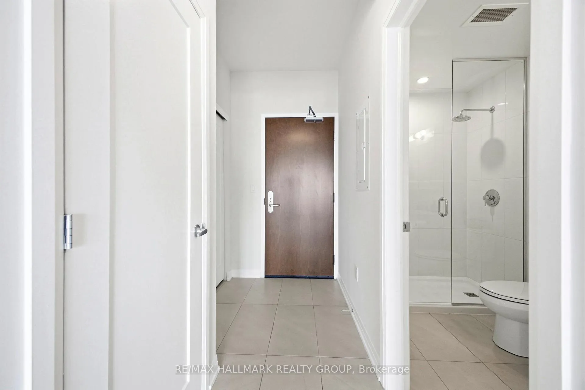 Photo 4 of Unit 3703, 805 Carling Avenue, Ottawa, West Centre Town — HOMEH