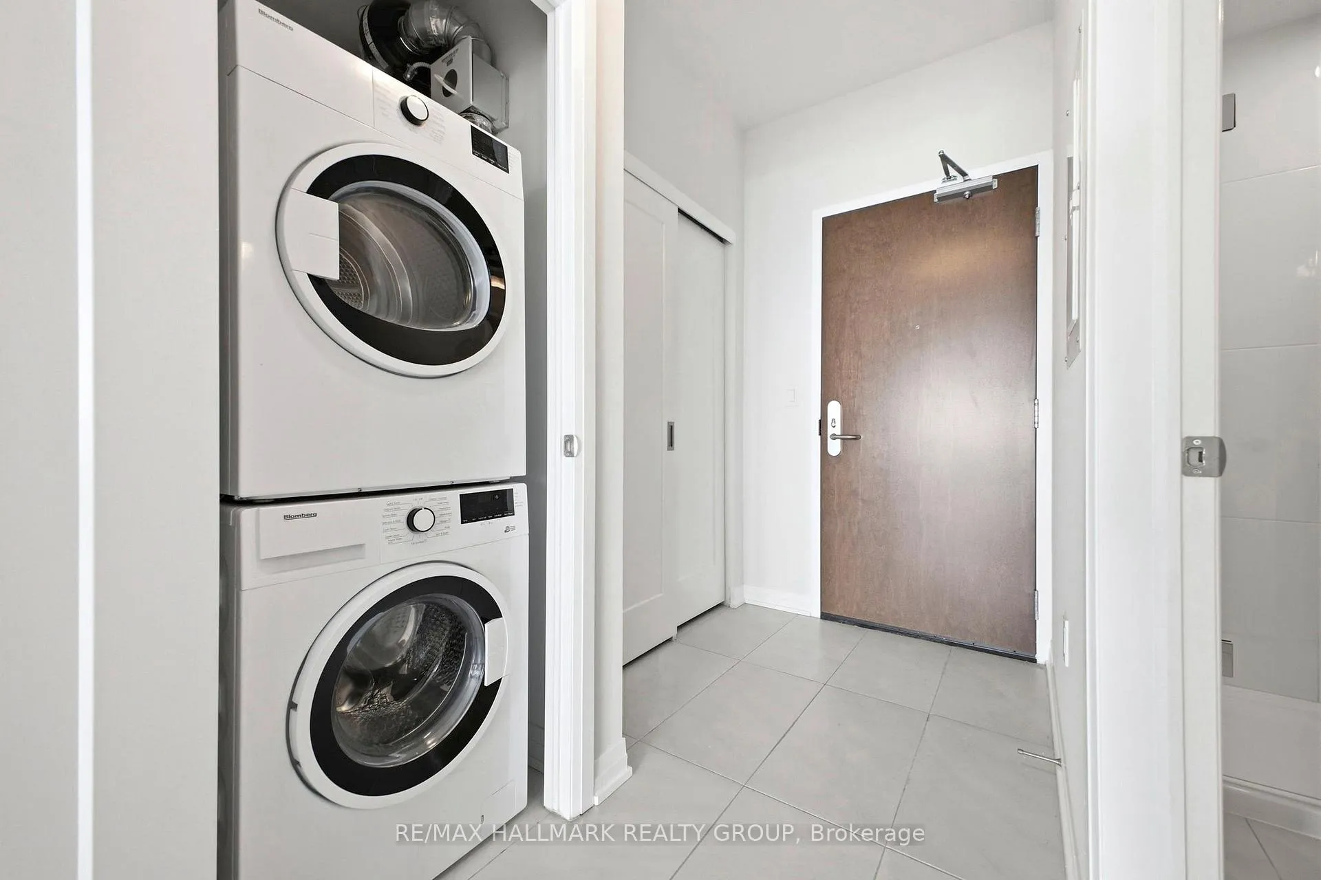 Photo 6 of Unit 3703, 805 Carling Avenue, Ottawa, West Centre Town — HOMEH