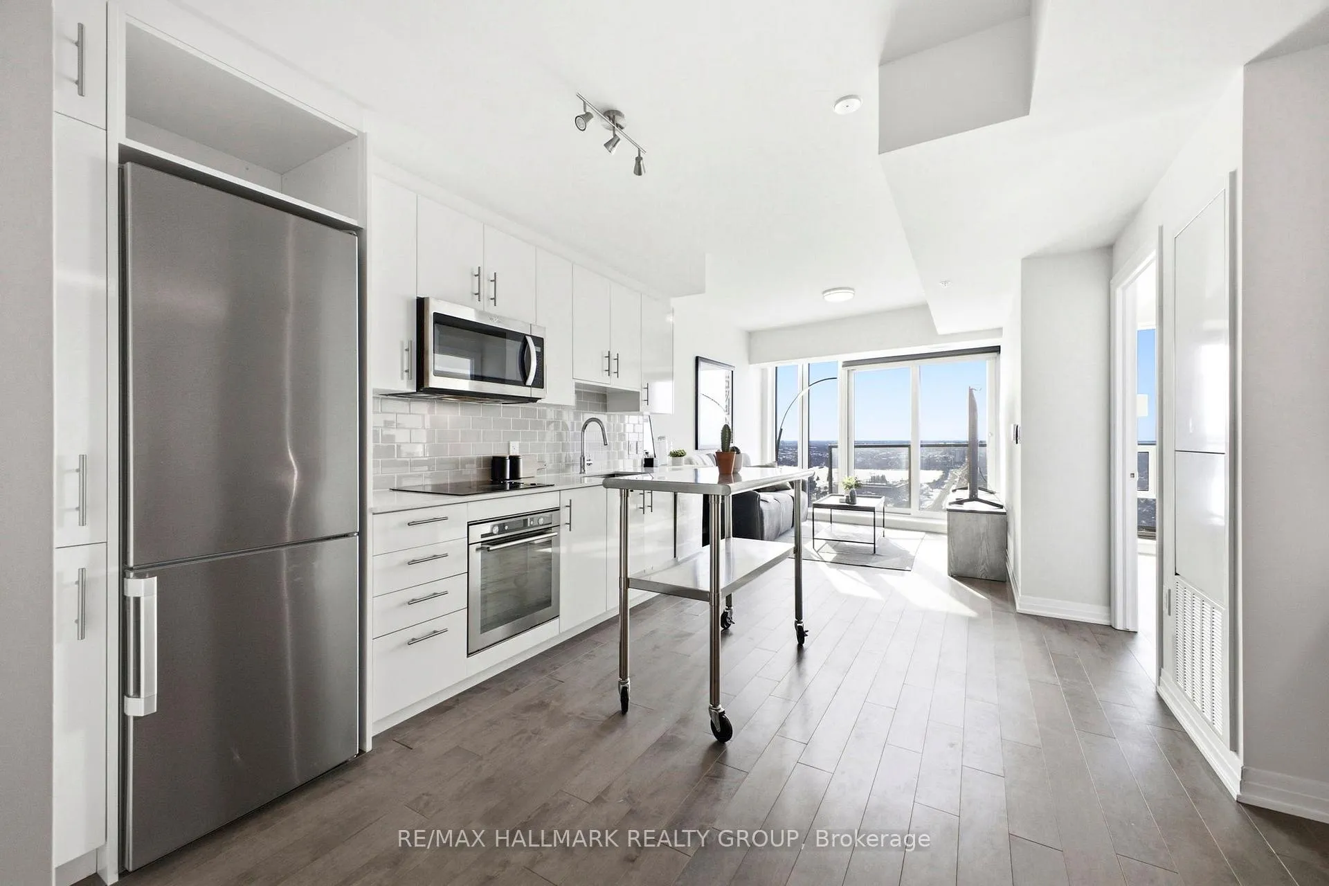 Photo 8 of Unit 3703, 805 Carling Avenue, Ottawa, West Centre Town — HOMEH