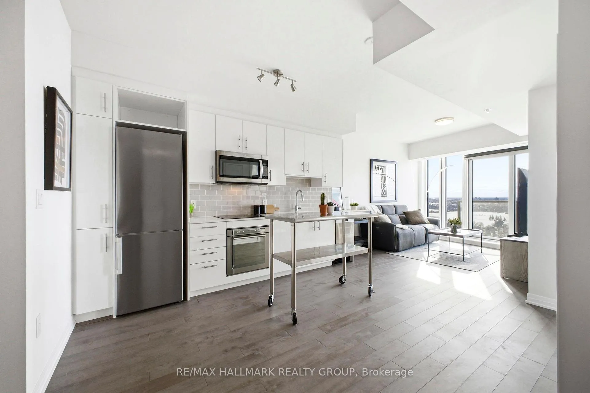 Photo 11 of Unit 3703, 805 Carling Avenue, Ottawa, West Centre Town — HOMEH