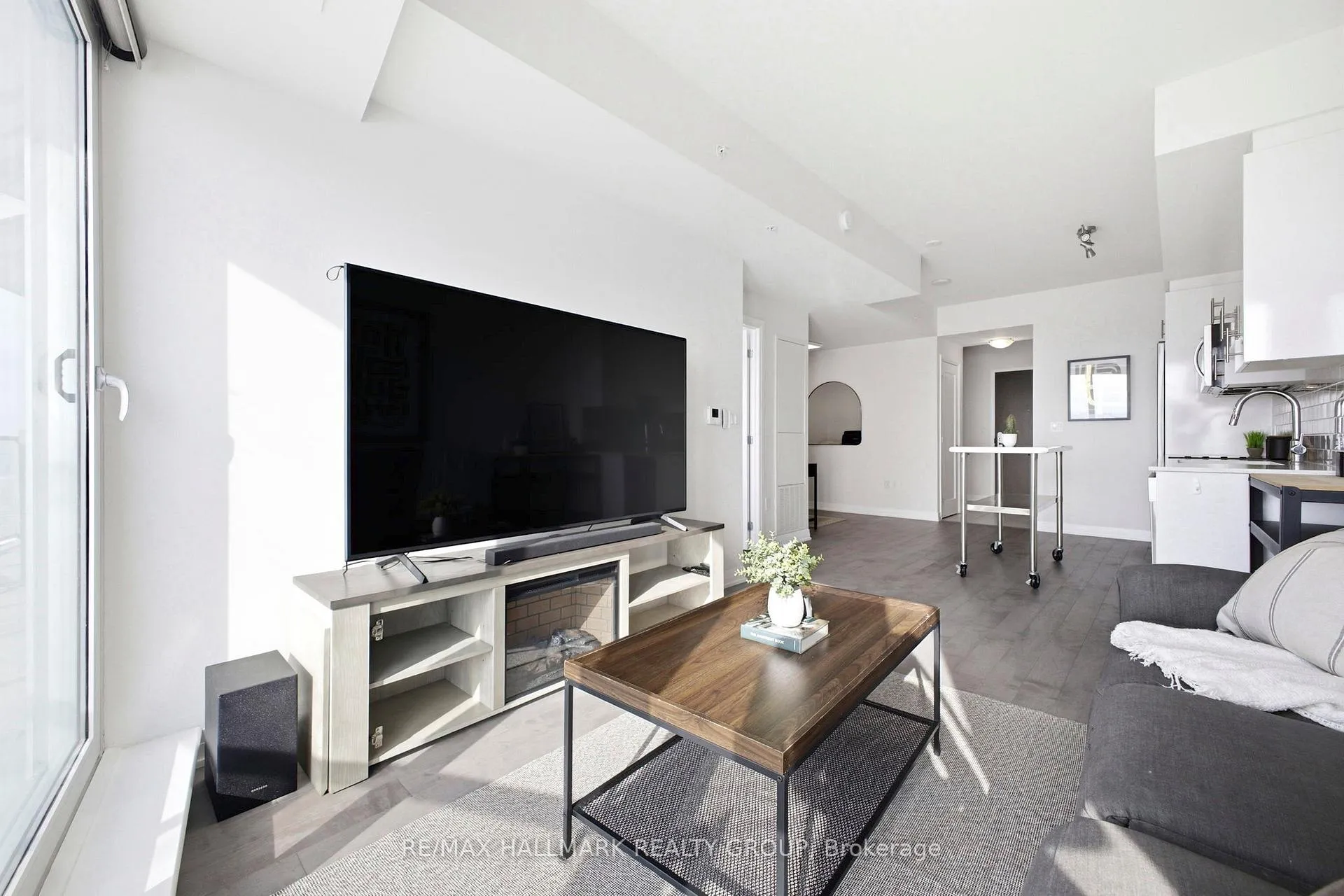 Photo 23 of Unit 3703, 805 Carling Avenue, Ottawa, West Centre Town — HOMEH