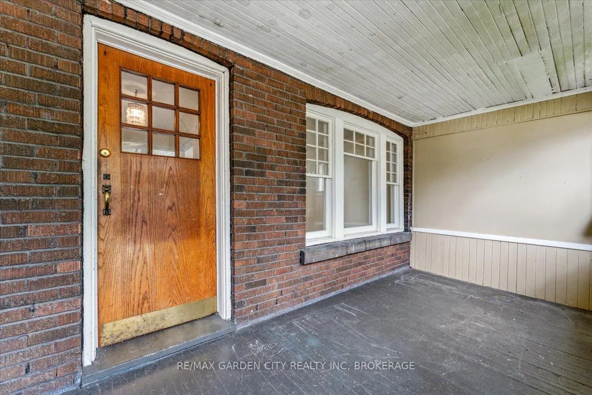Photo 6 of 4372 Seneca Street, Niagara Falls, Downtown — HOMEH