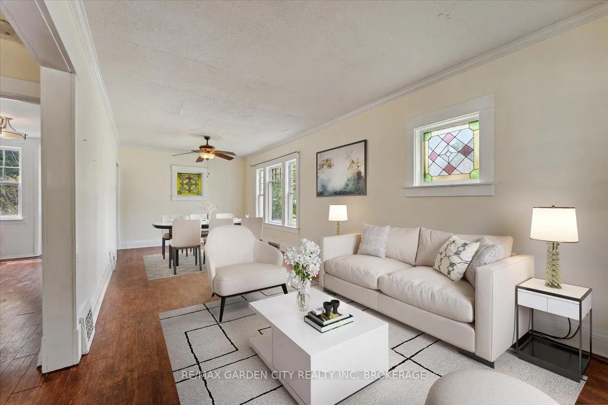 Photo 7 of 4372 Seneca Street, Niagara Falls, Downtown — HOMEH
