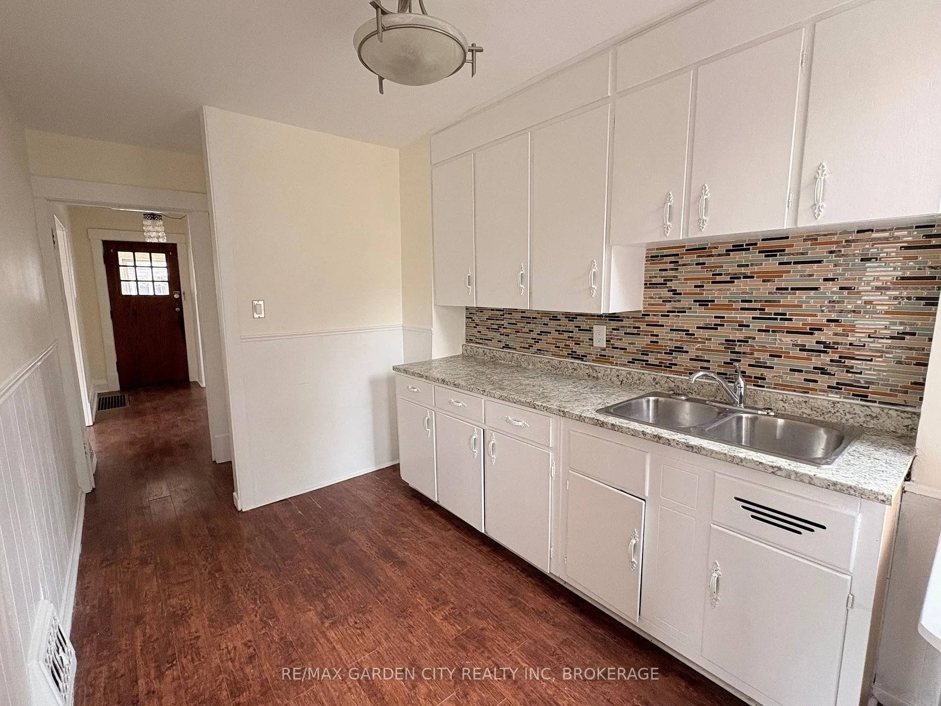 Photo 10 of 4372 Seneca Street, Niagara Falls, Downtown — HOMEH