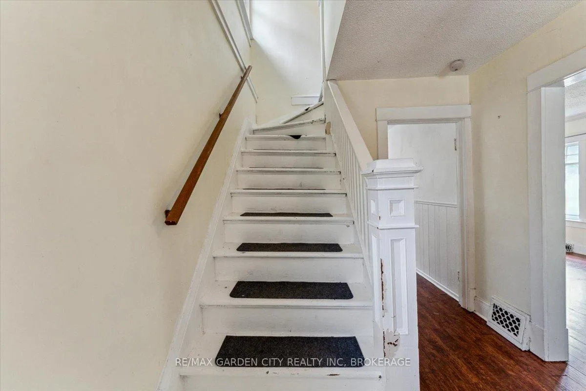 Photo 12 of 4372 Seneca Street, Niagara Falls, Downtown — HOMEH