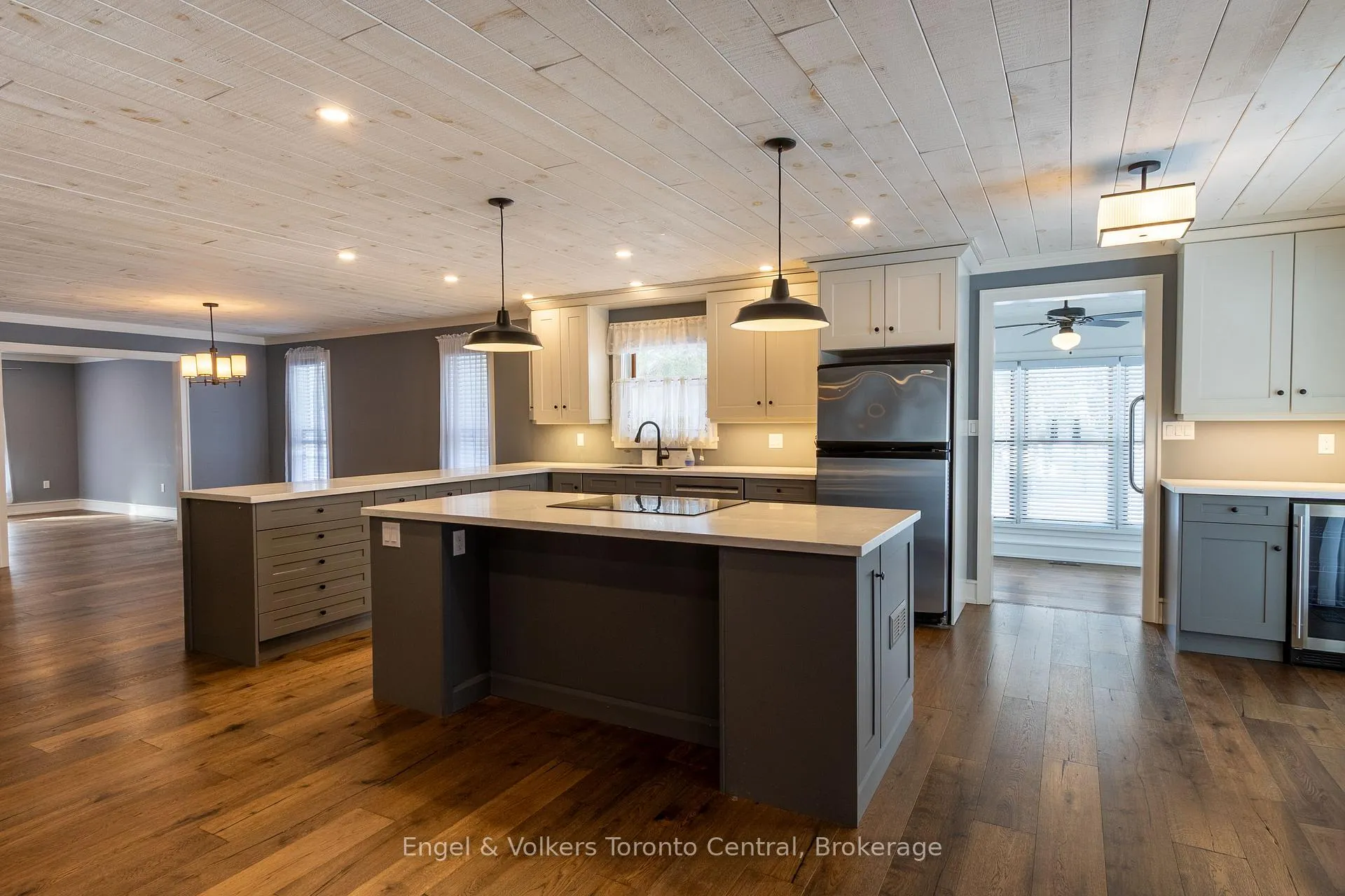 Photo 3 of 10 Daleman Drive, Bracebridge, Monck (Bracebridge) — HOMEH