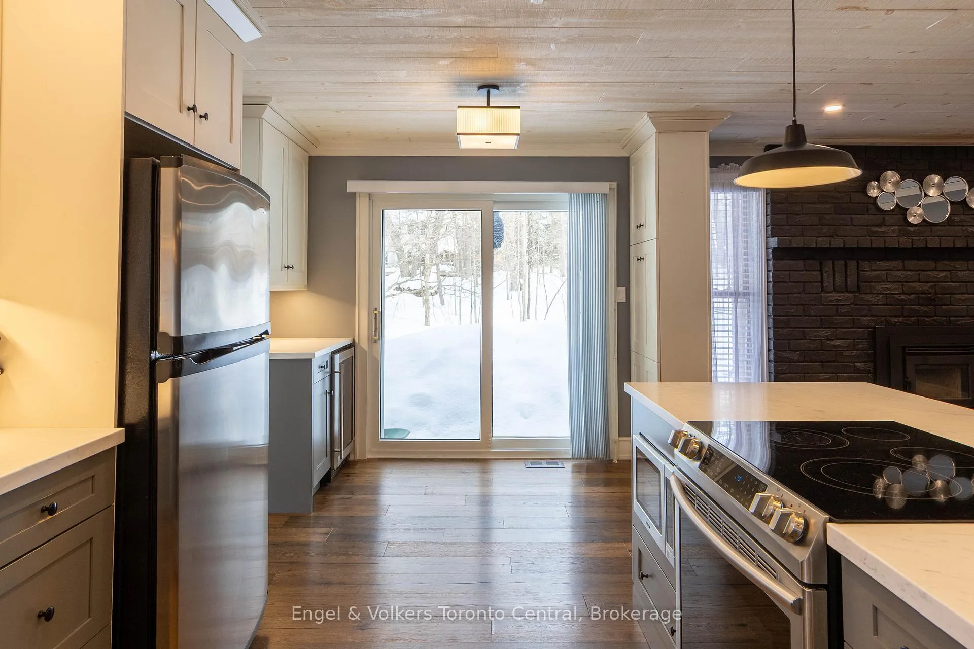 Photo 13 of 10 Daleman Drive, Bracebridge, Monck (Bracebridge) — HOMEH
